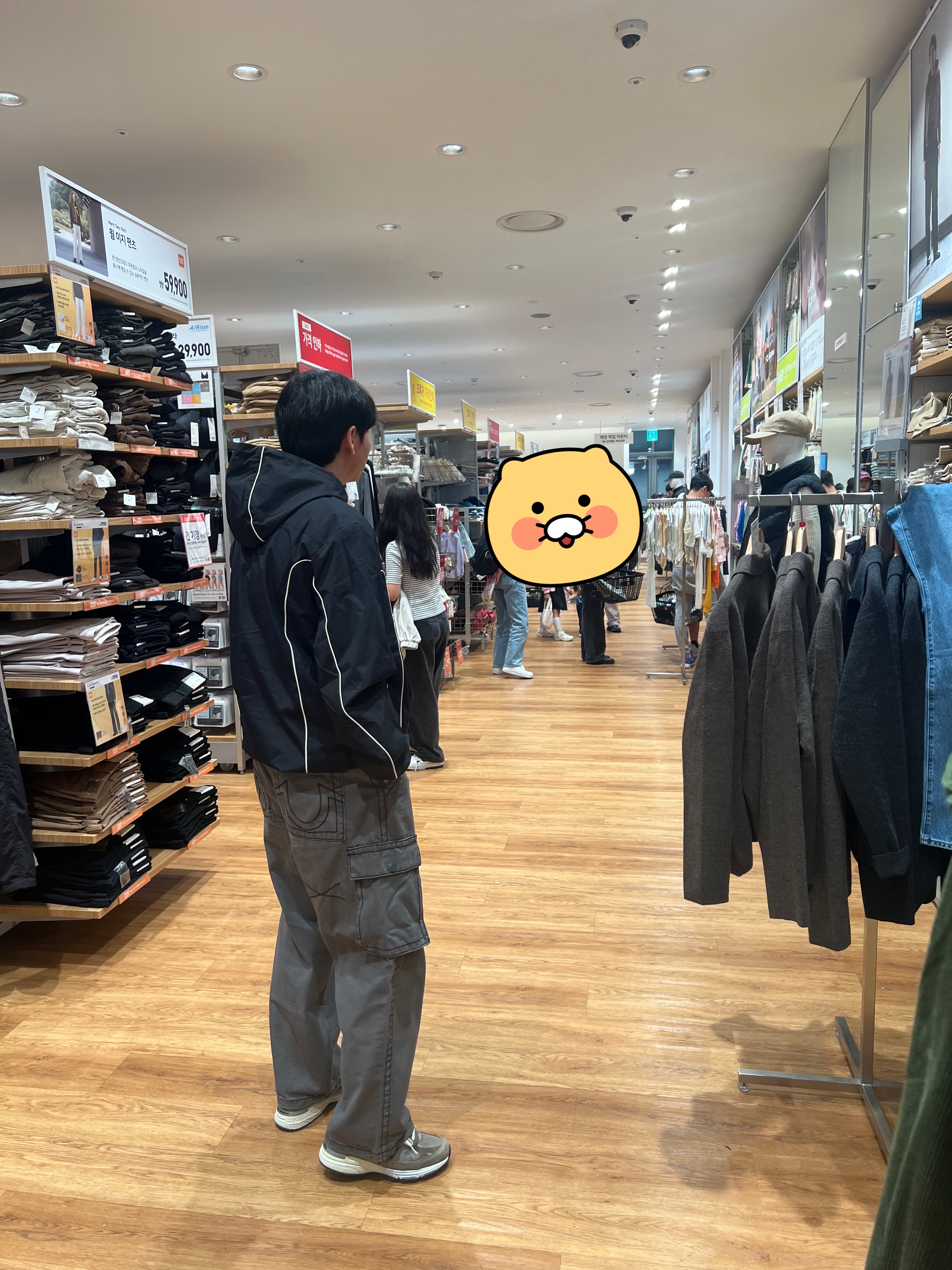 Diesel J-Hives Windbreaker with Contrast Piping Black, True Religion BIG T O.G Cargo Pants MK3 Chacoal 착용 스타일