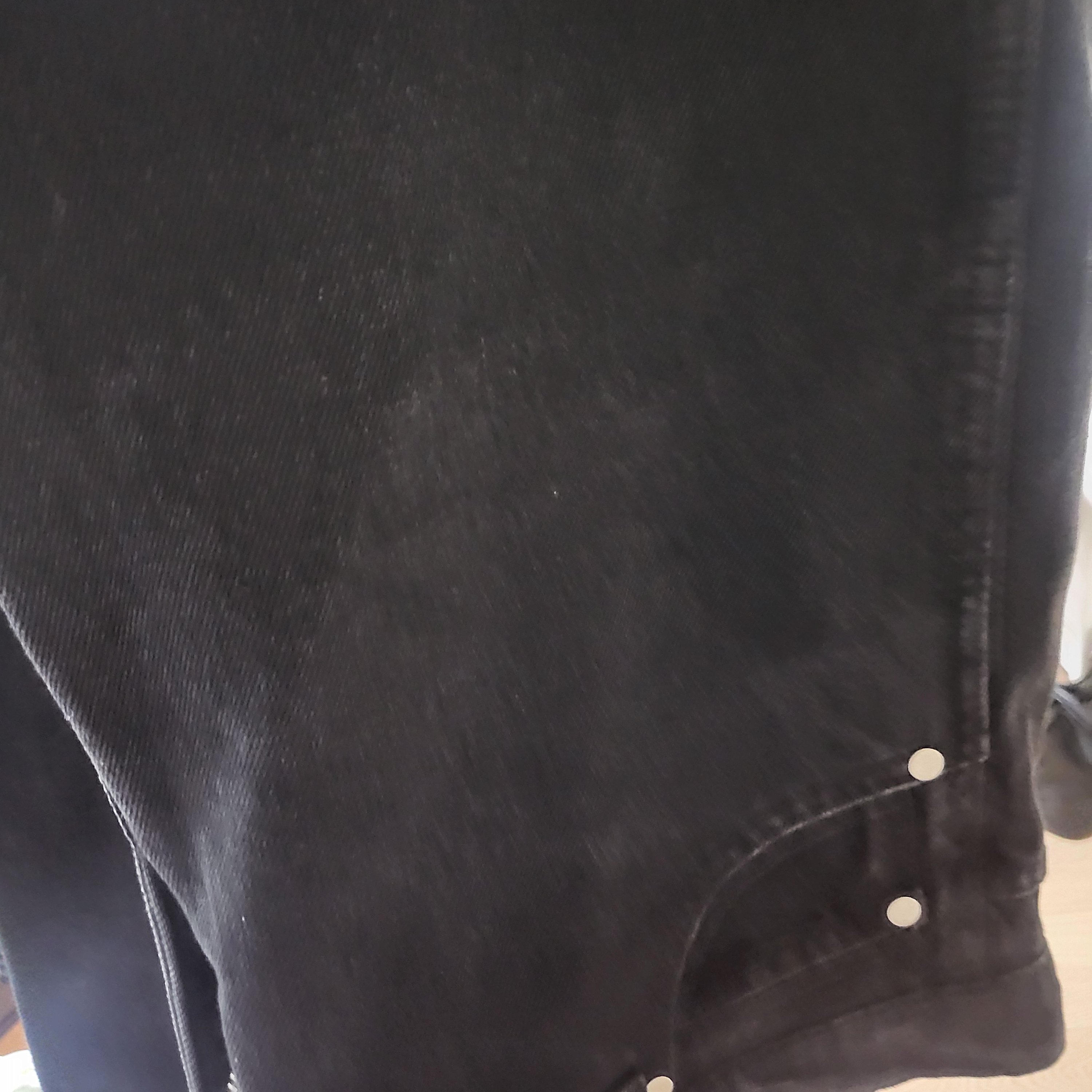 Suade Baggy Denim Black 착용 스타일