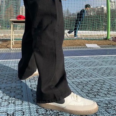 Suade Baggy Denim Black 착용 스타일