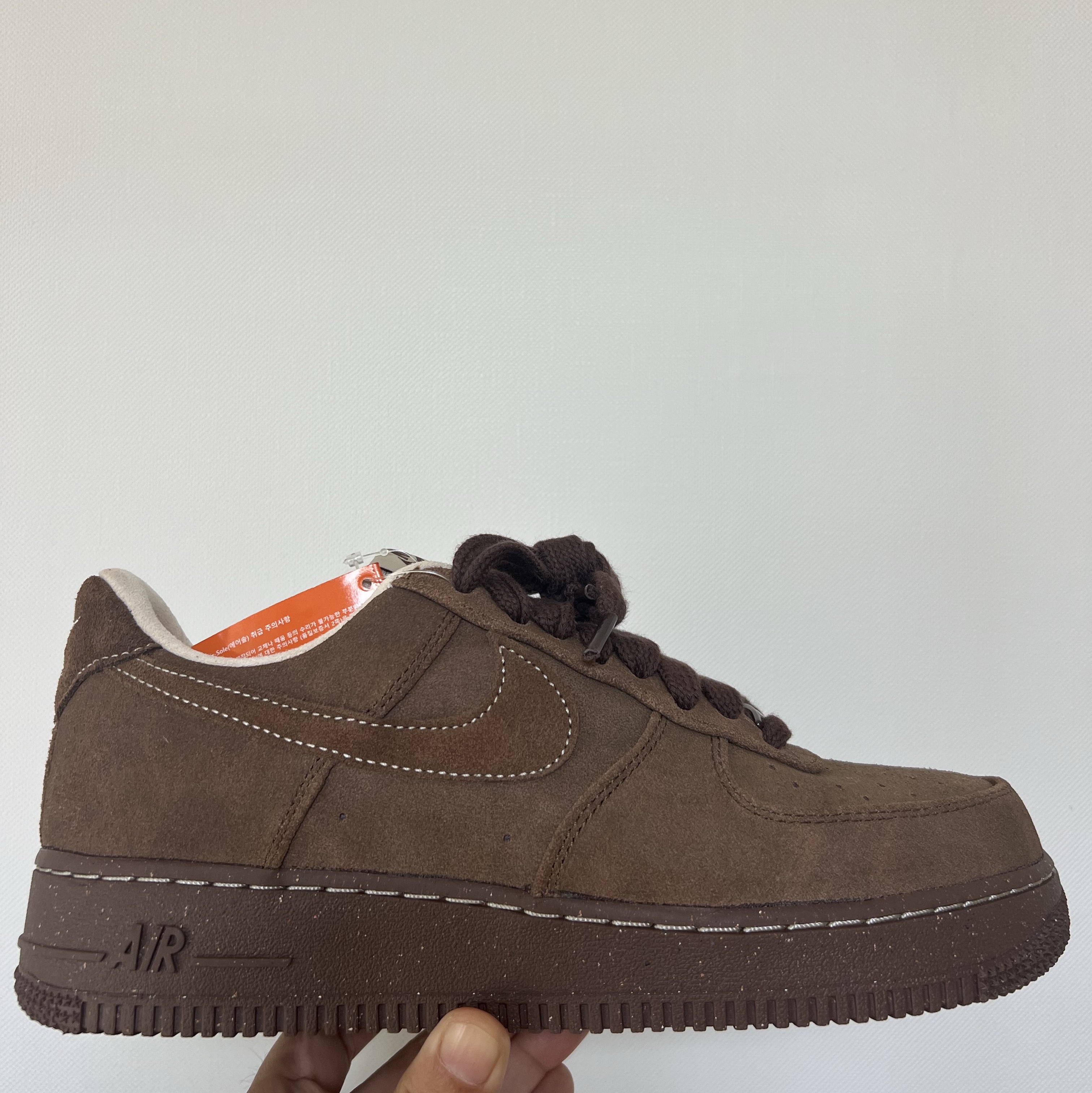 (W) Nike Air Force 1 '07 Cacao Wow 착용 스타일 - 1
