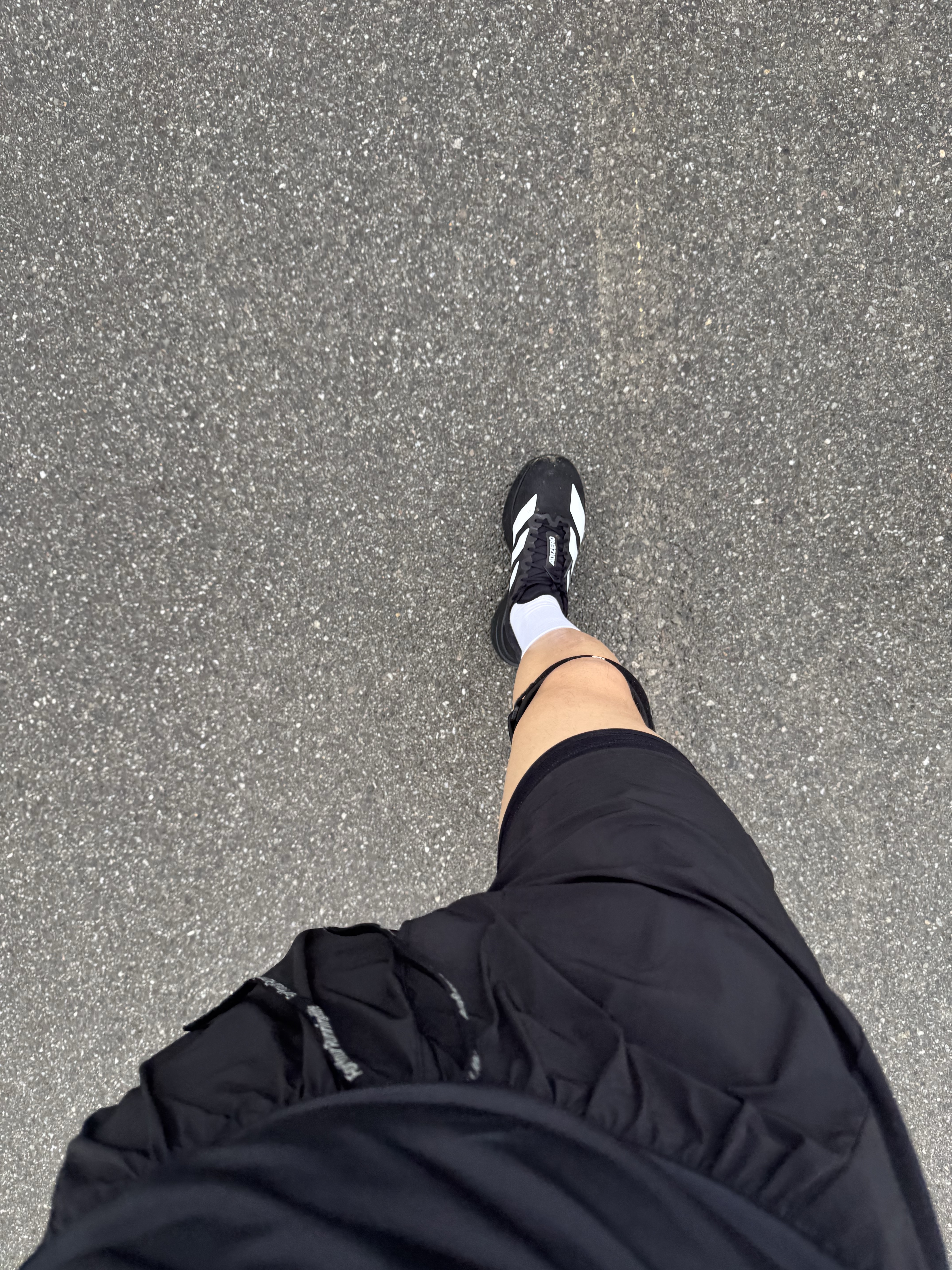 Adidas Adizero EVO SL Core Black Cloud White, [KREAM 단독] runwhither Mesh Cap Black 착용 스타일 - 1