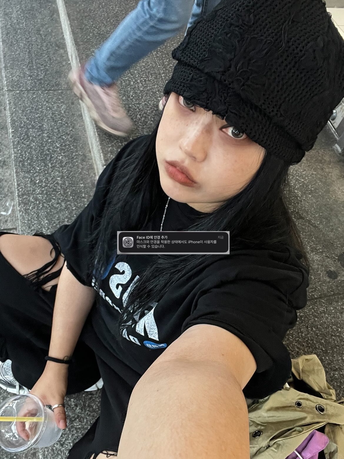 Nonnod Puckering News T-shirt Vintage black, (W) Treemingbird Scratch Damage Wide Sweatpants Black 착용 스타일