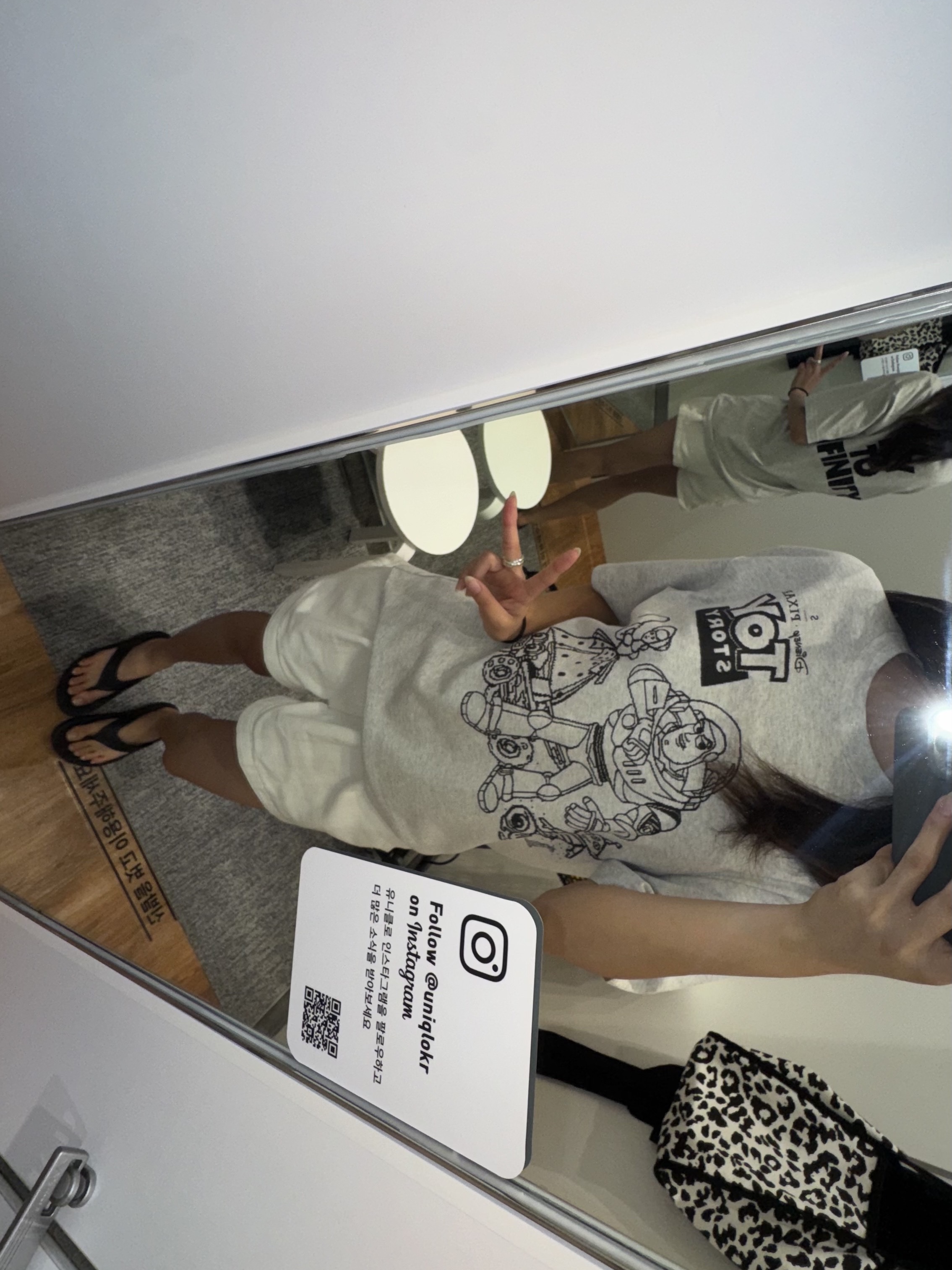 Uniqlo UT x Toy Story 30th Anniversary Graphic T-Shirt B Gray - KR 착용 스타일 - 3