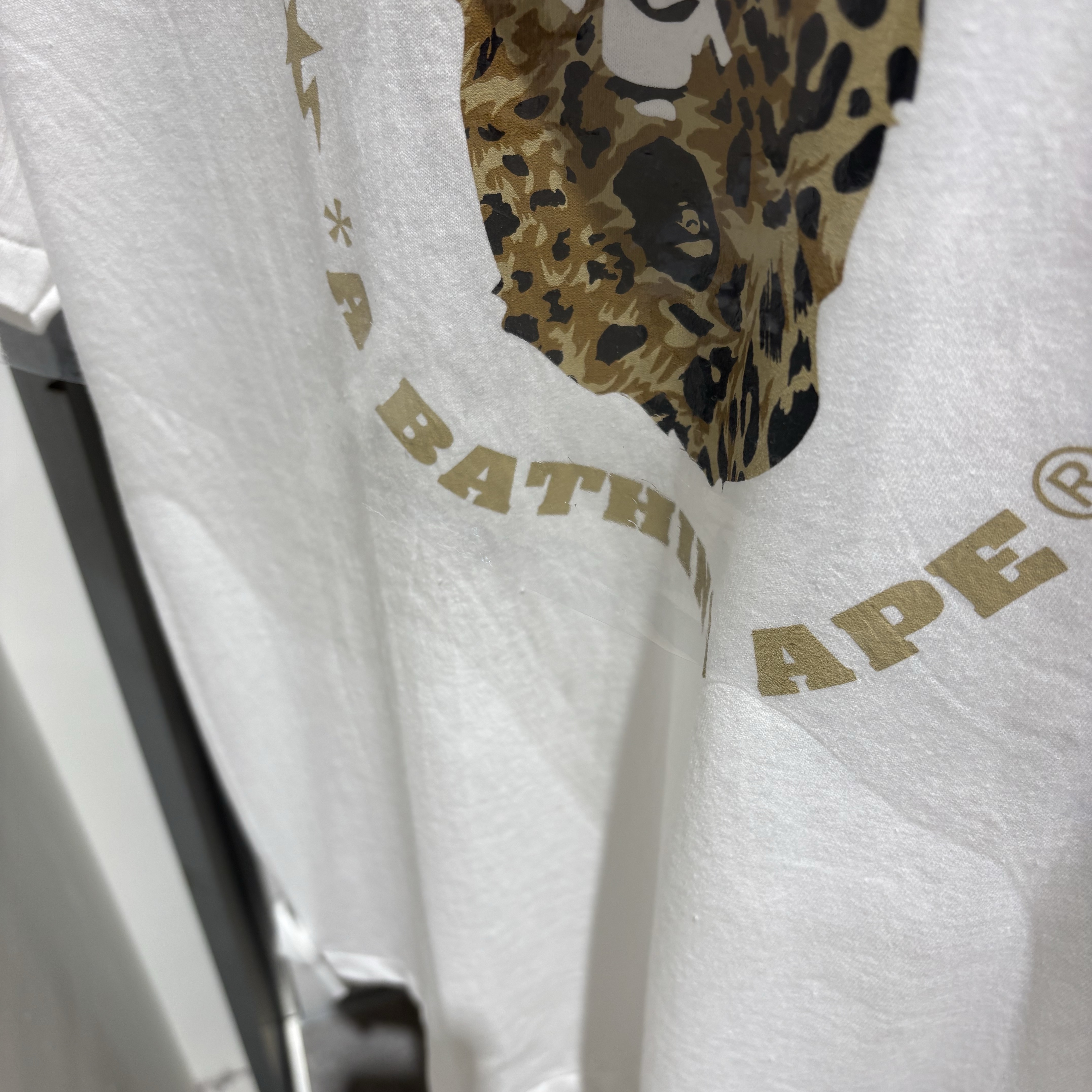 BAPE Wild Leopard Pattern Busy Works Sta T-Shirt White 착용 스타일