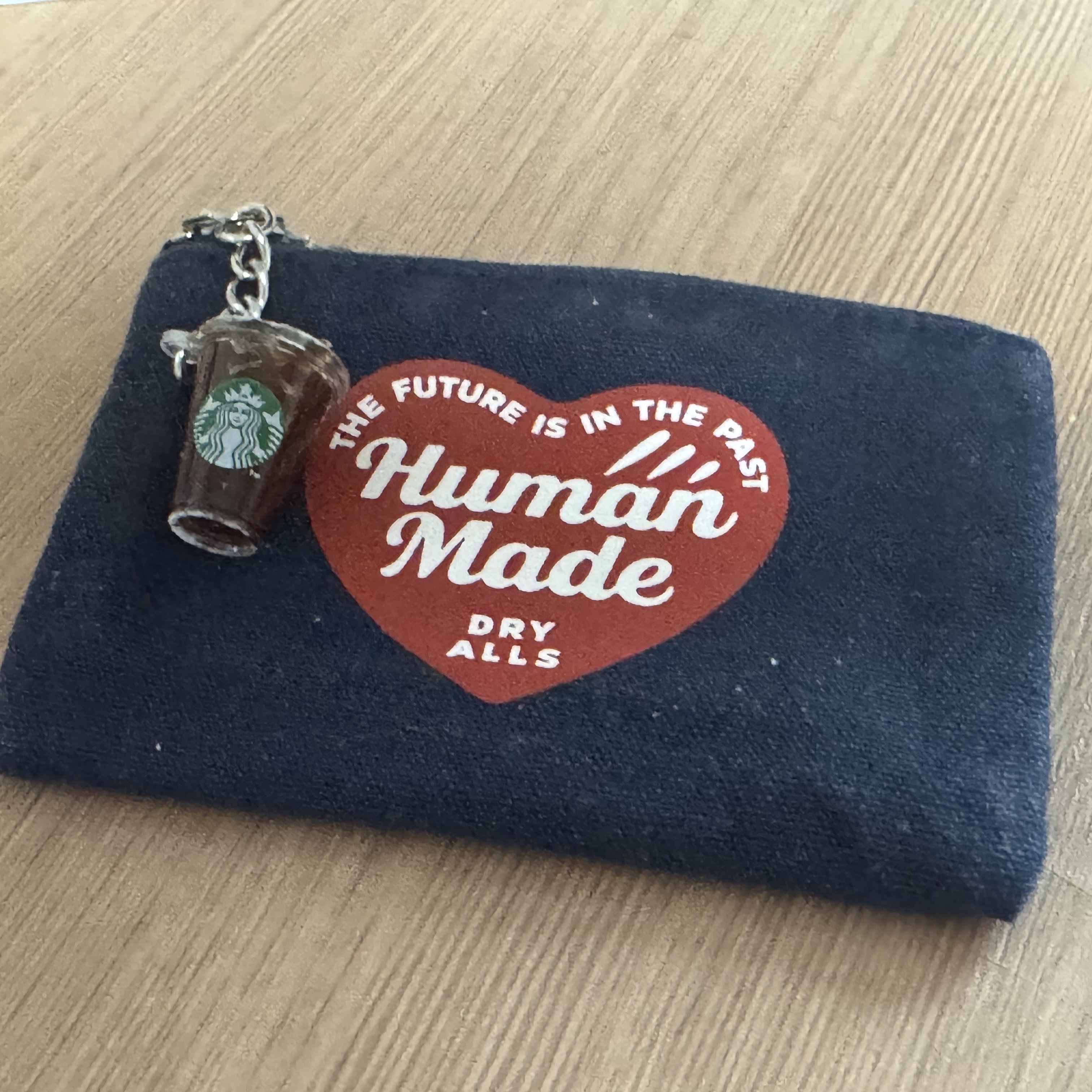 Human Made Card Case Navy 착용 스타일 - 1