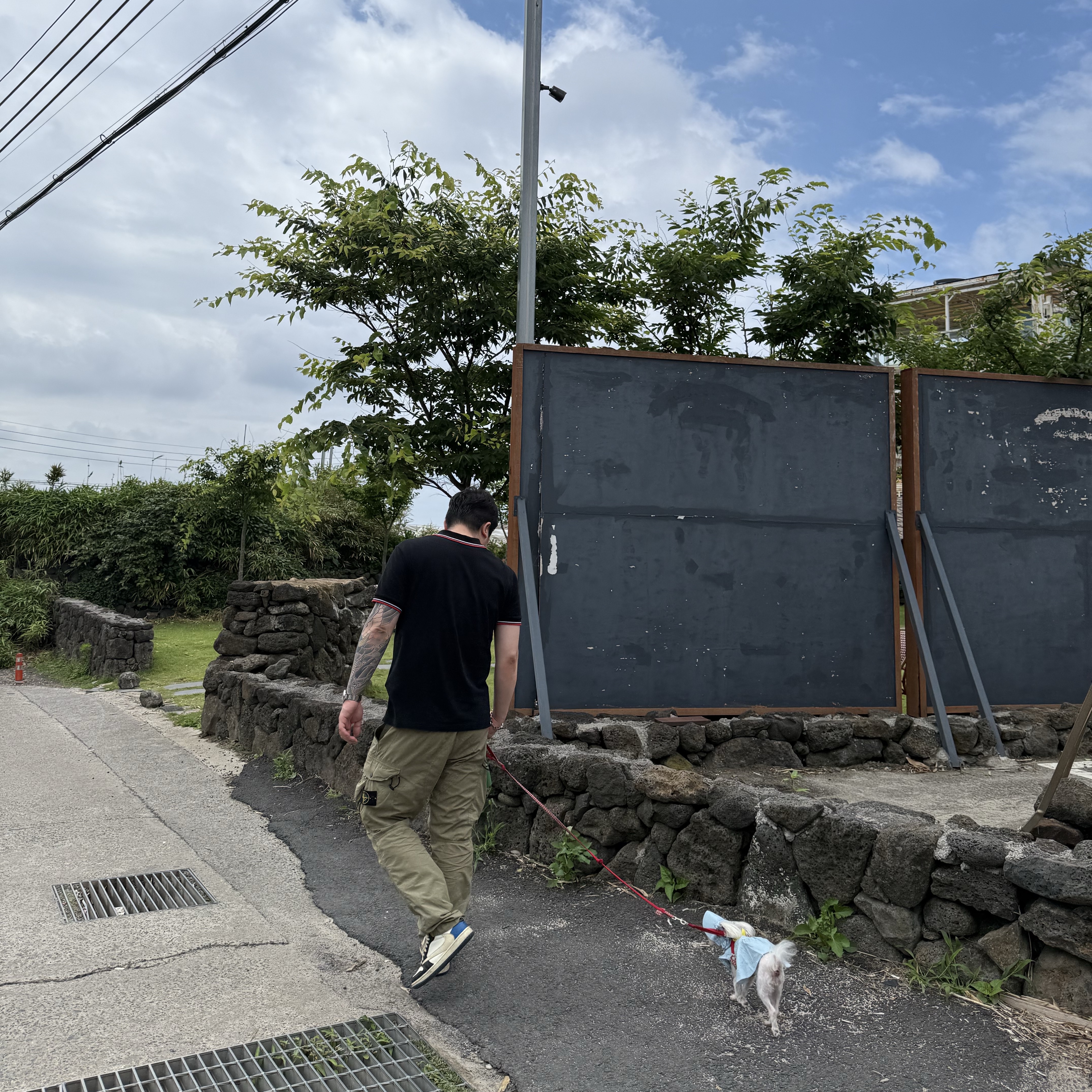 Prada Short-Sleeved Pique Polo Shirt Black Red, Stone Island 31819 Cargo Pants Olive Green - 21SS 착용 스타일