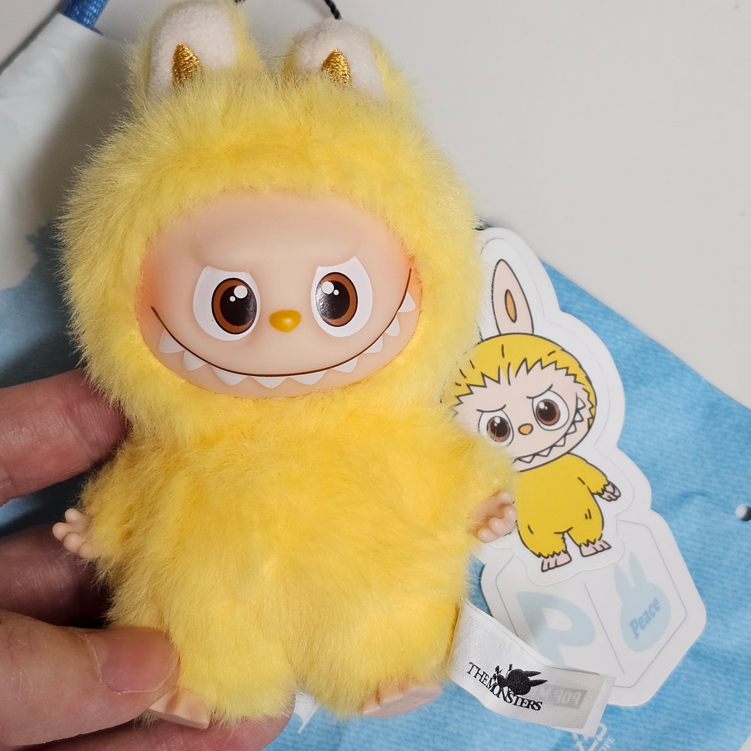 Pop Mart Labubu The Monsters Pin For Love Series Vinyl Plush Pendant (N-Z) P (Opened Case) 착용 스타일 - 2
