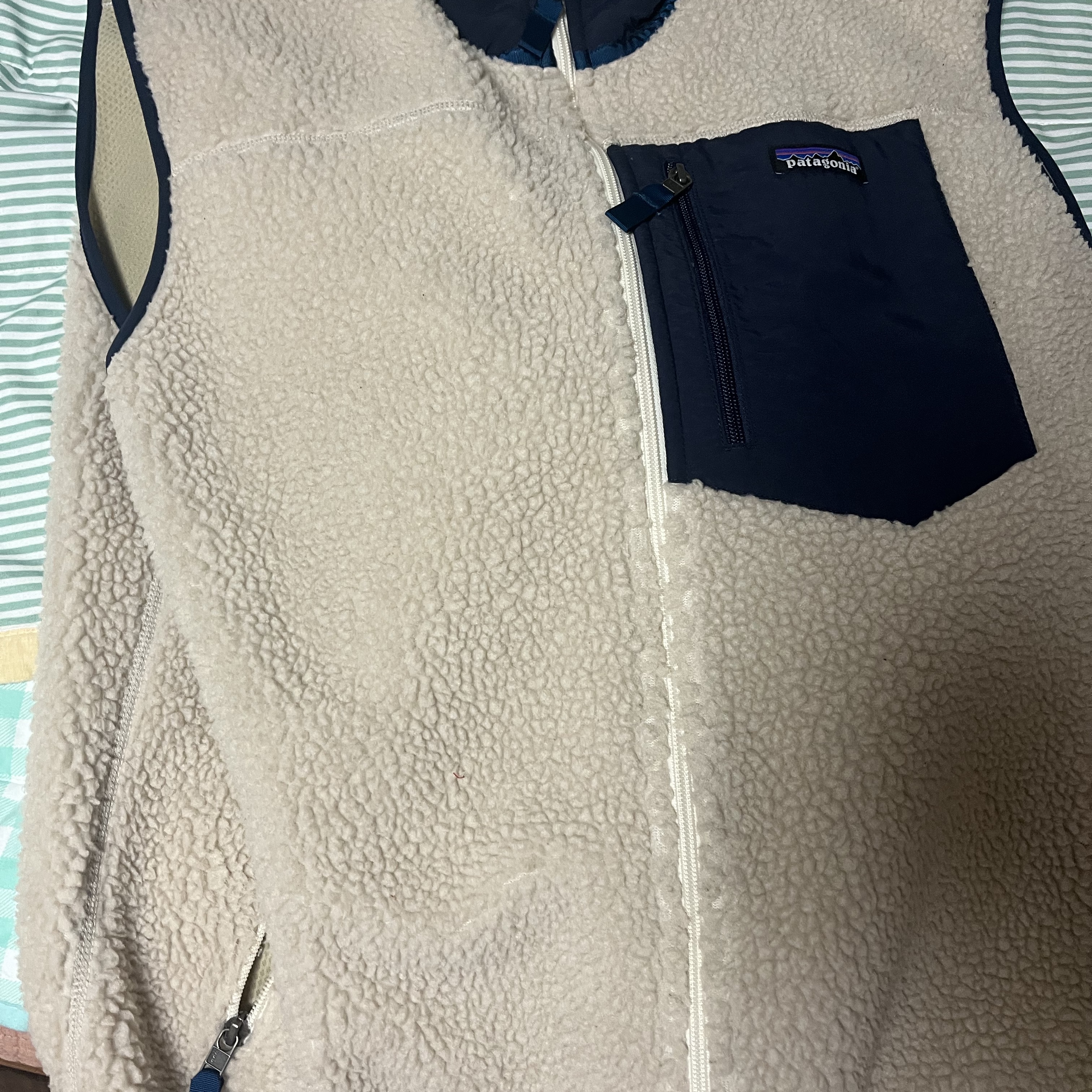 Patagonia Classic Retro-X Vest Natural 착용 스타일