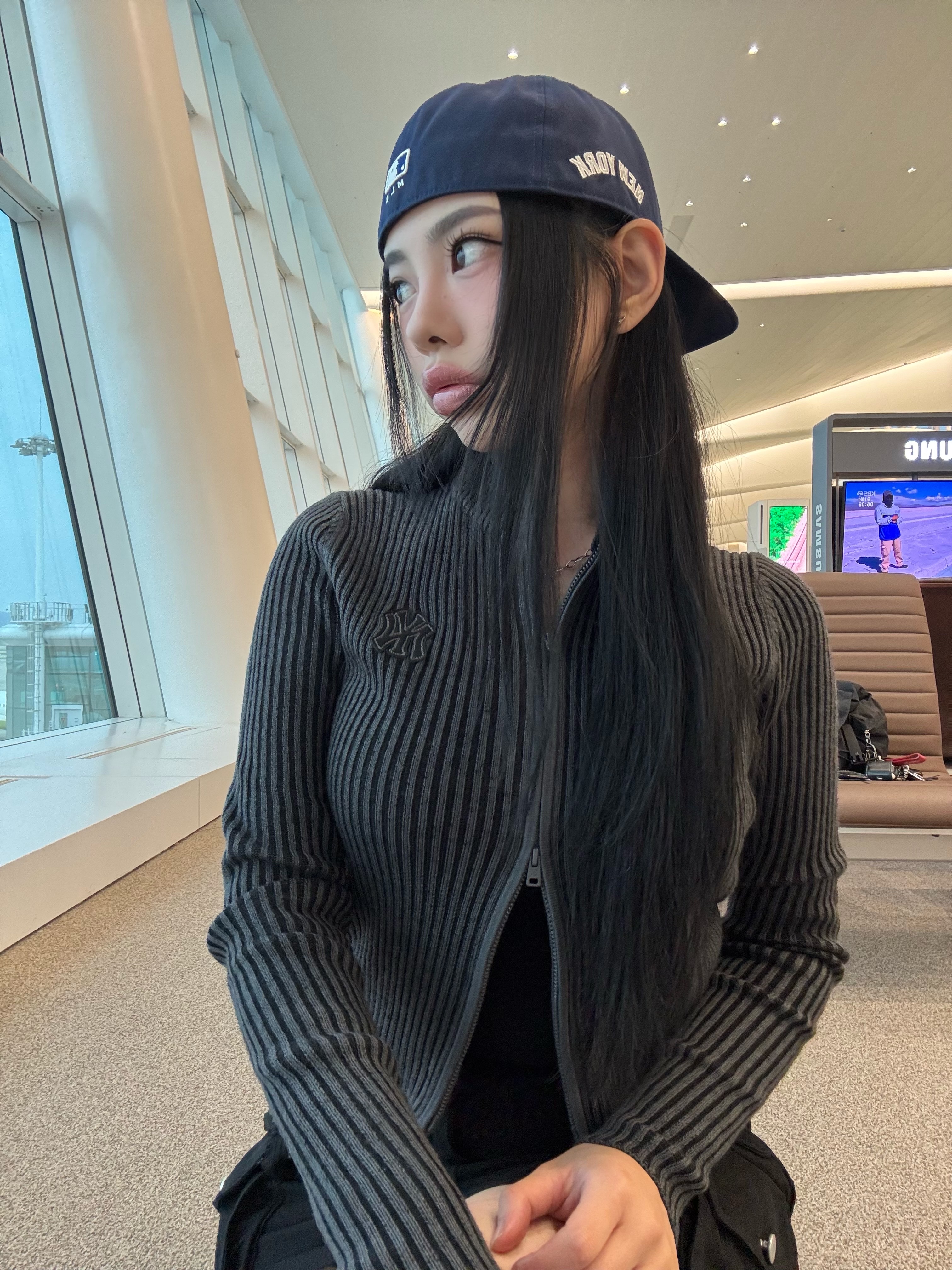 MLB Karina Exclusive Structured Ball Cap New York Yankees Navy 착용 스타일 - 2