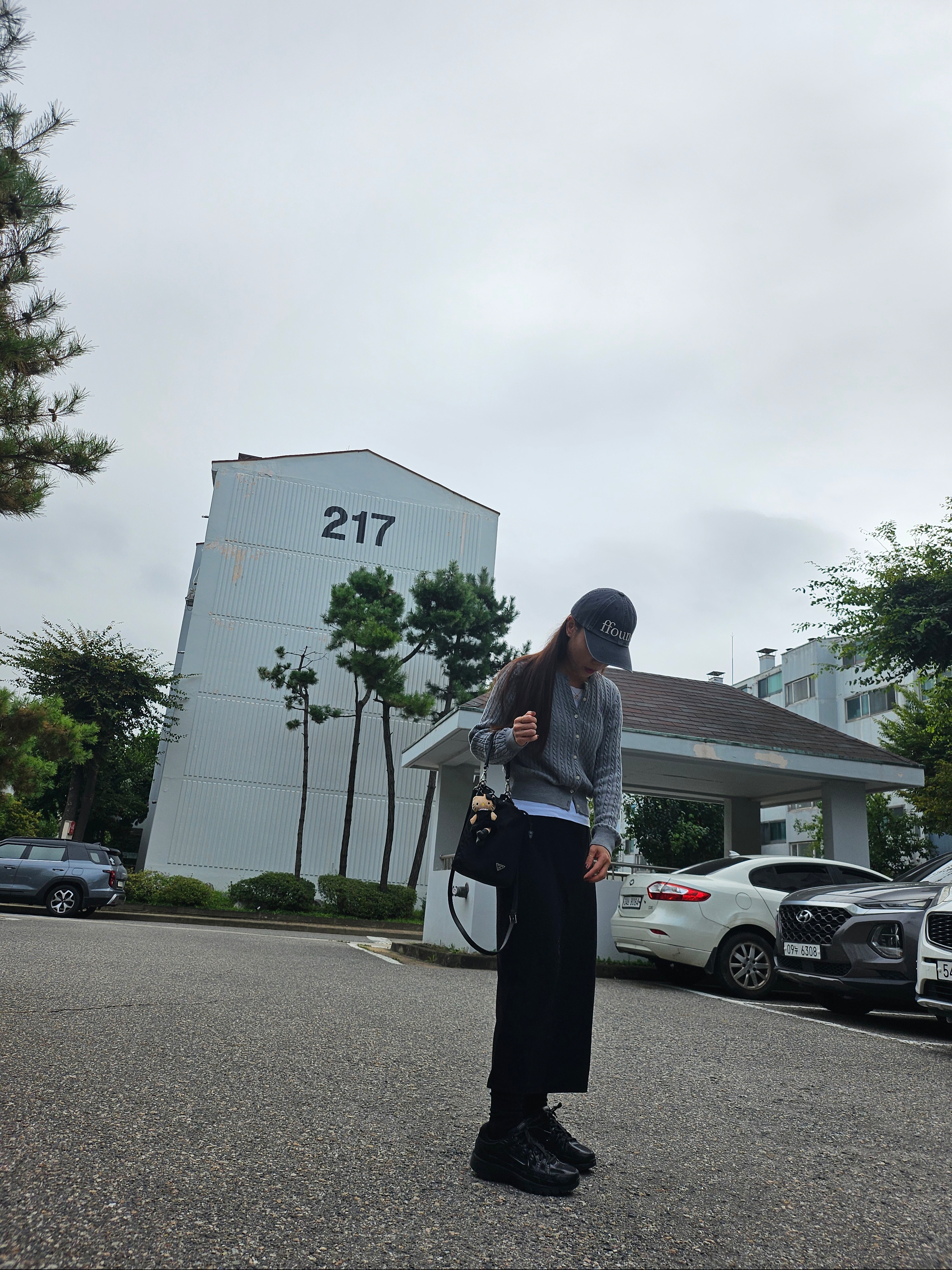 (W) Nike P-6000 Triple Black 착용 스타일
