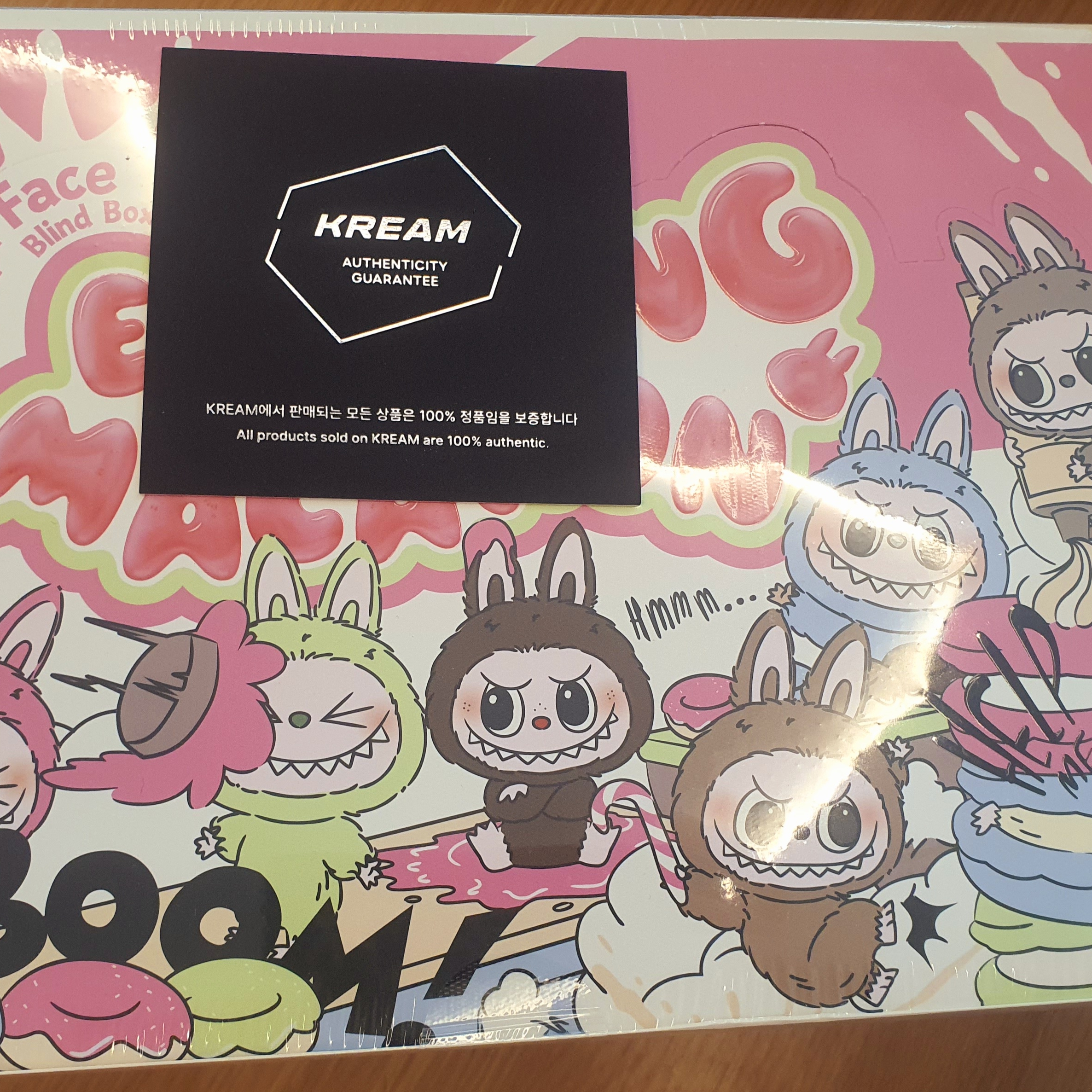 Pop Mart The Monsters Labubu Tasty Macarons Series Sealed Case (6 Blind Boxes) 착용 스타일 - 2