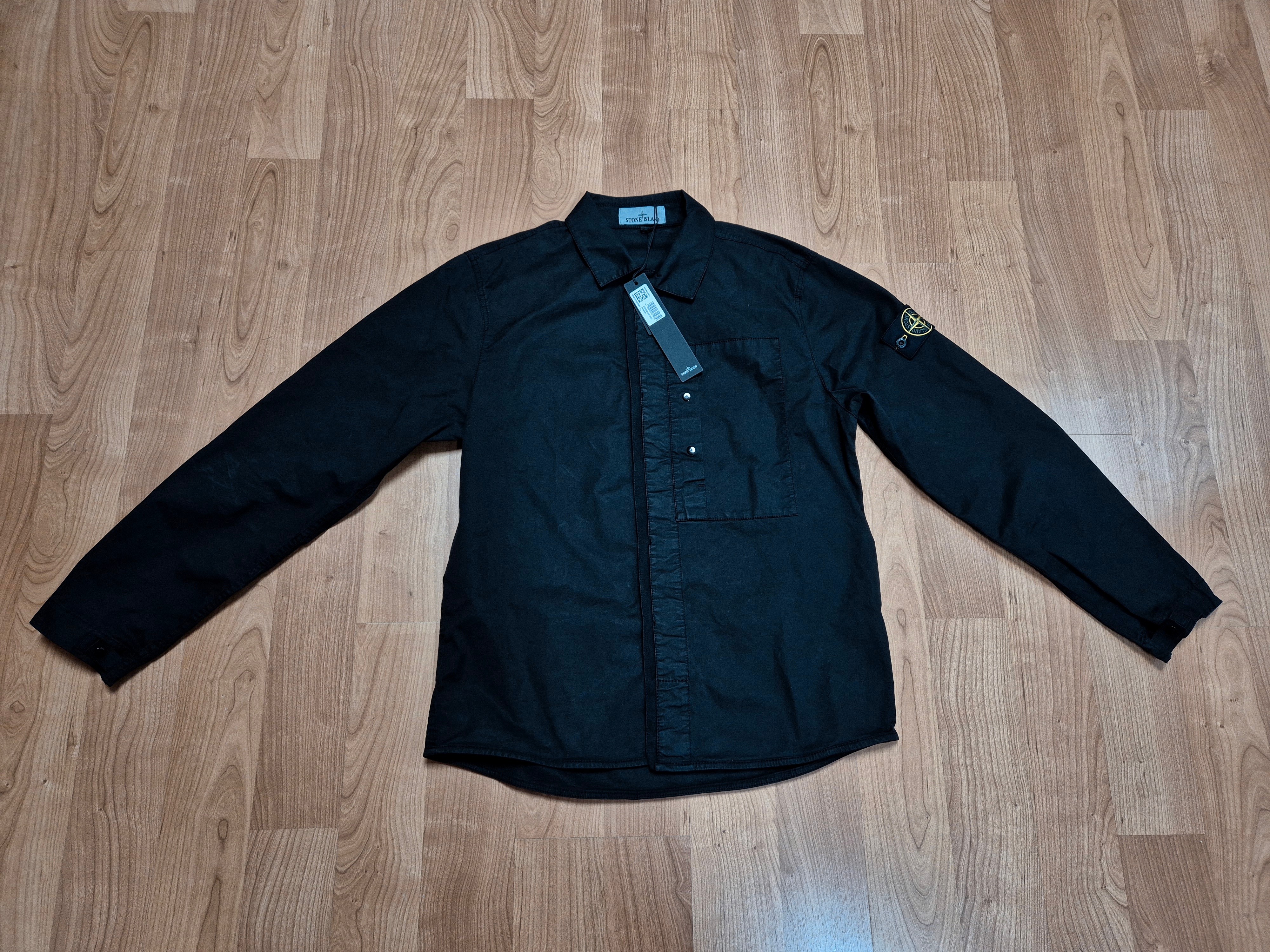 Stone Island 1200033 Supima Cotton Twill Stretch-TC Overshirt with Hidden Snap Fastening Black - 25SS 착용 스타일 - 3