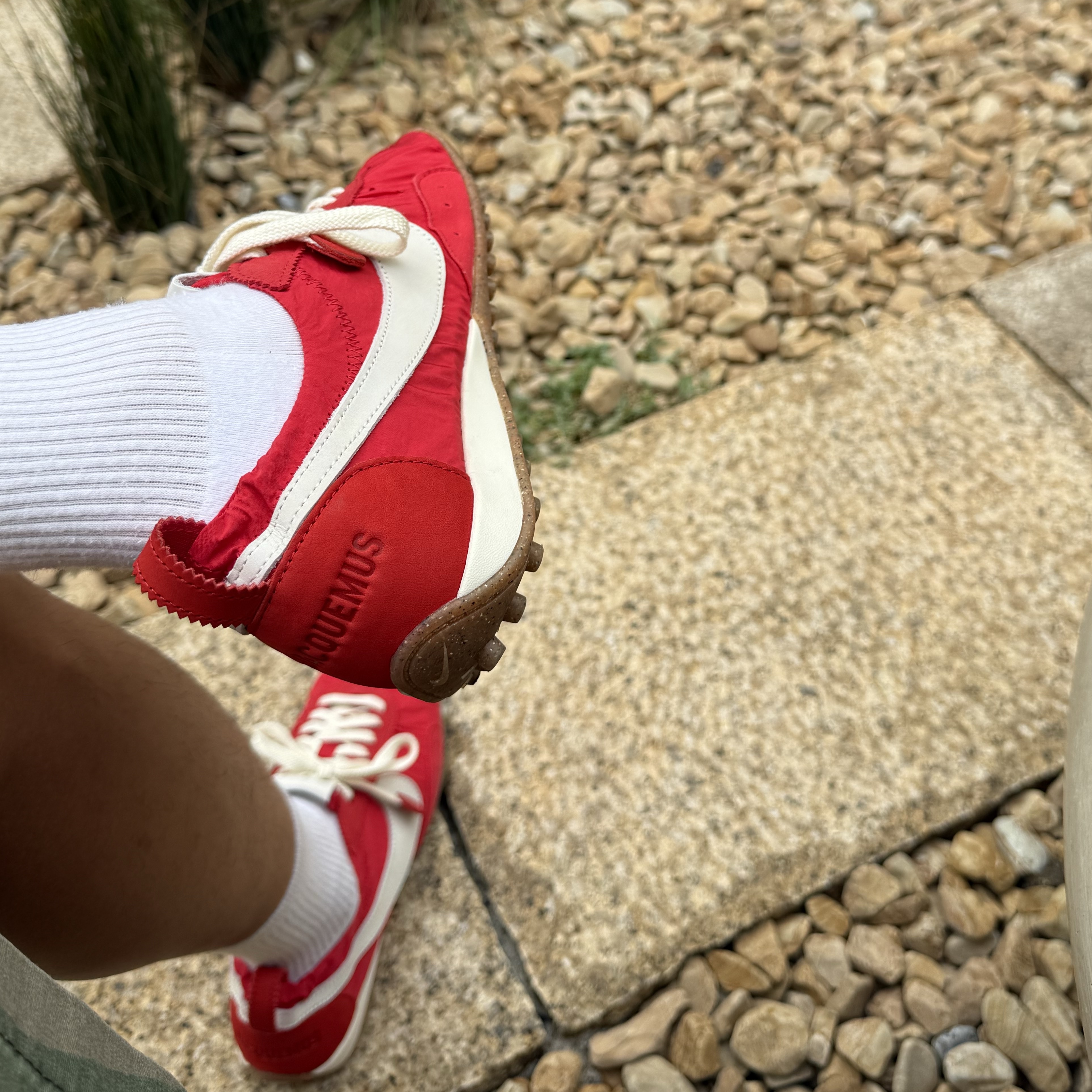 Nike x Jacquemus Moon Shoe SP University Red and Bicycle Yellow 착용 스타일