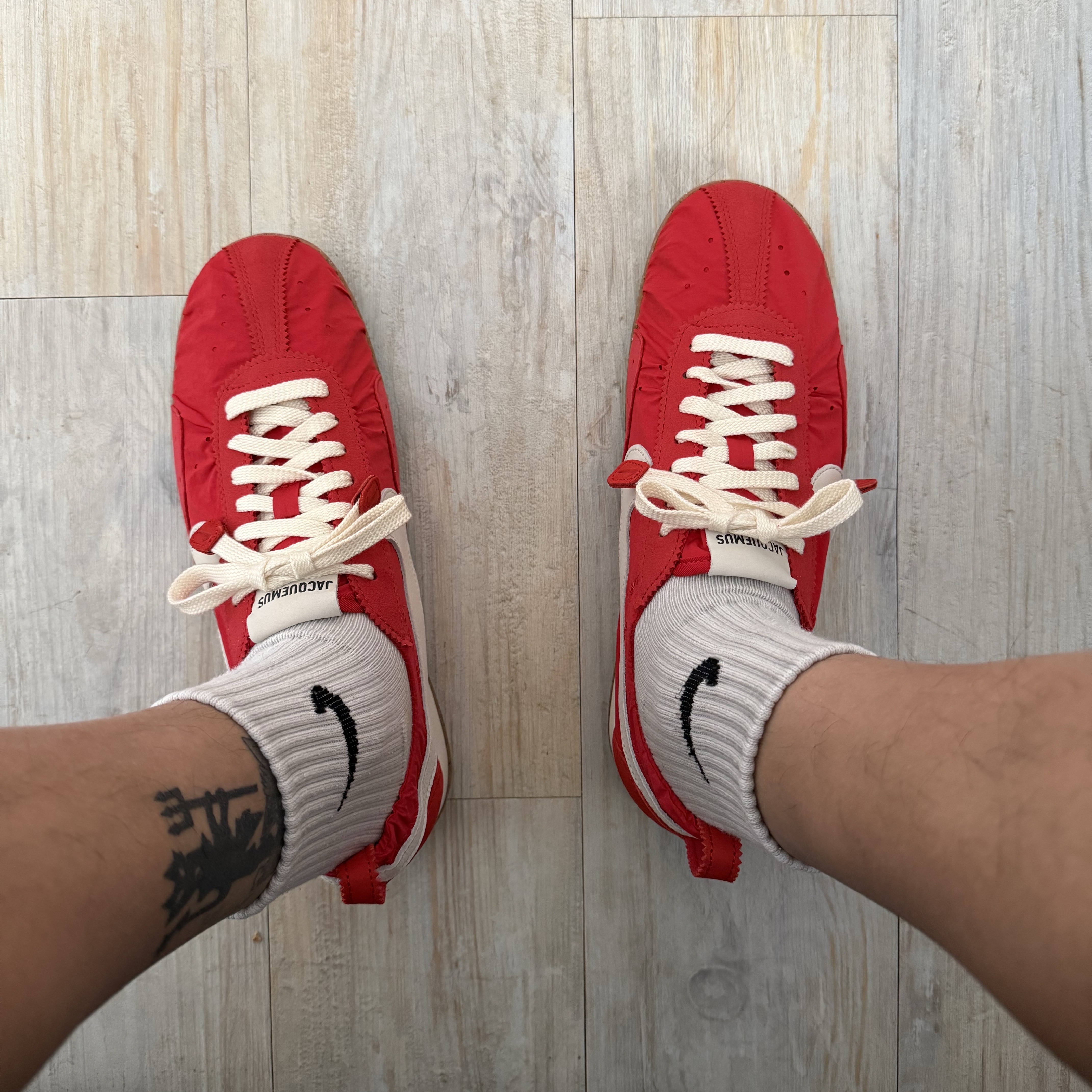 Nike x Jacquemus Moon Shoe SP University Red and Bicycle Yellow 착용 스타일 - 2