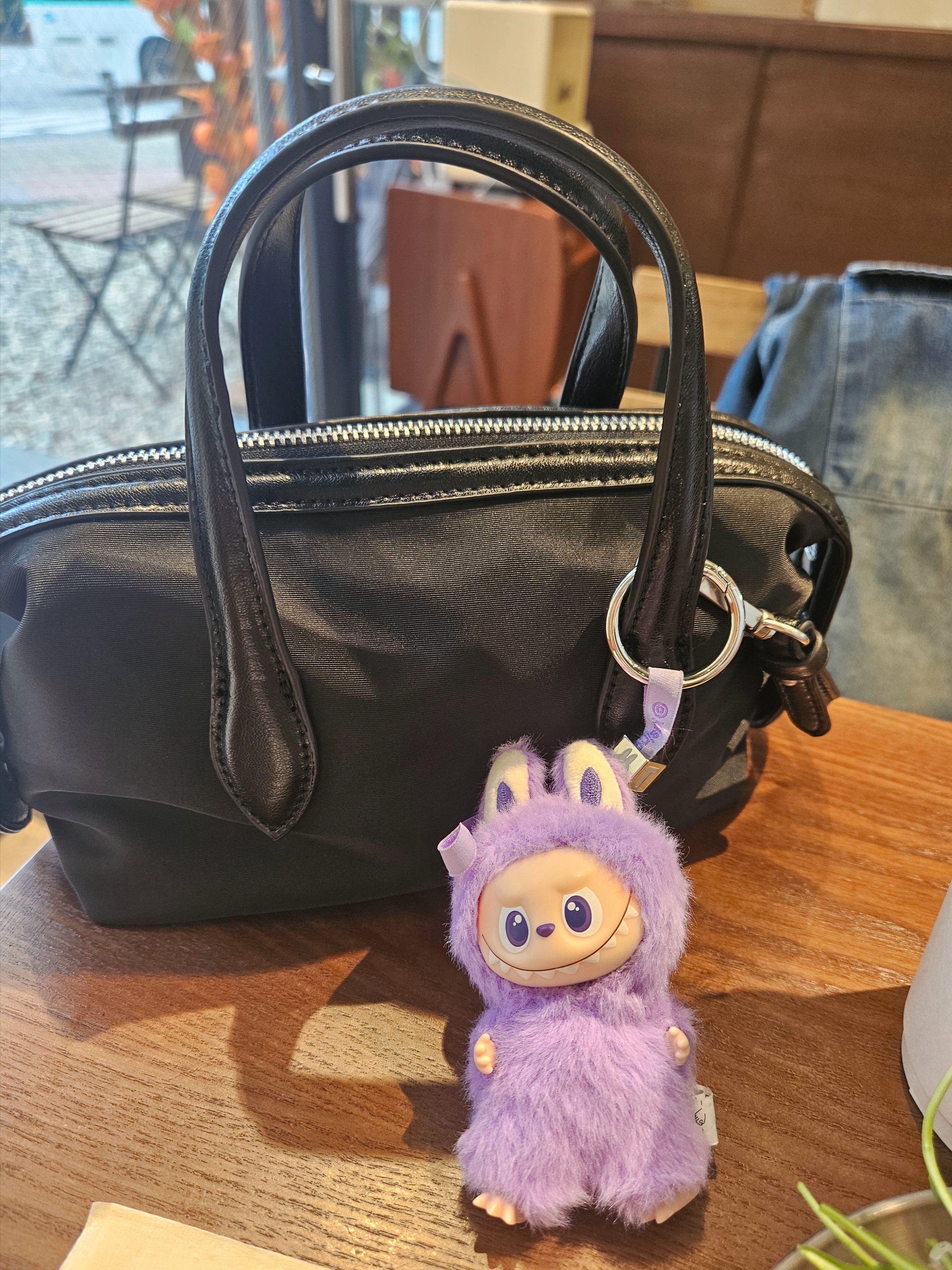 Pop Mart Labubu The Monsters Pin For Love Series Vinyl Plush Pendant (N-Z) T (Opened Case) 착용 스타일 - 2