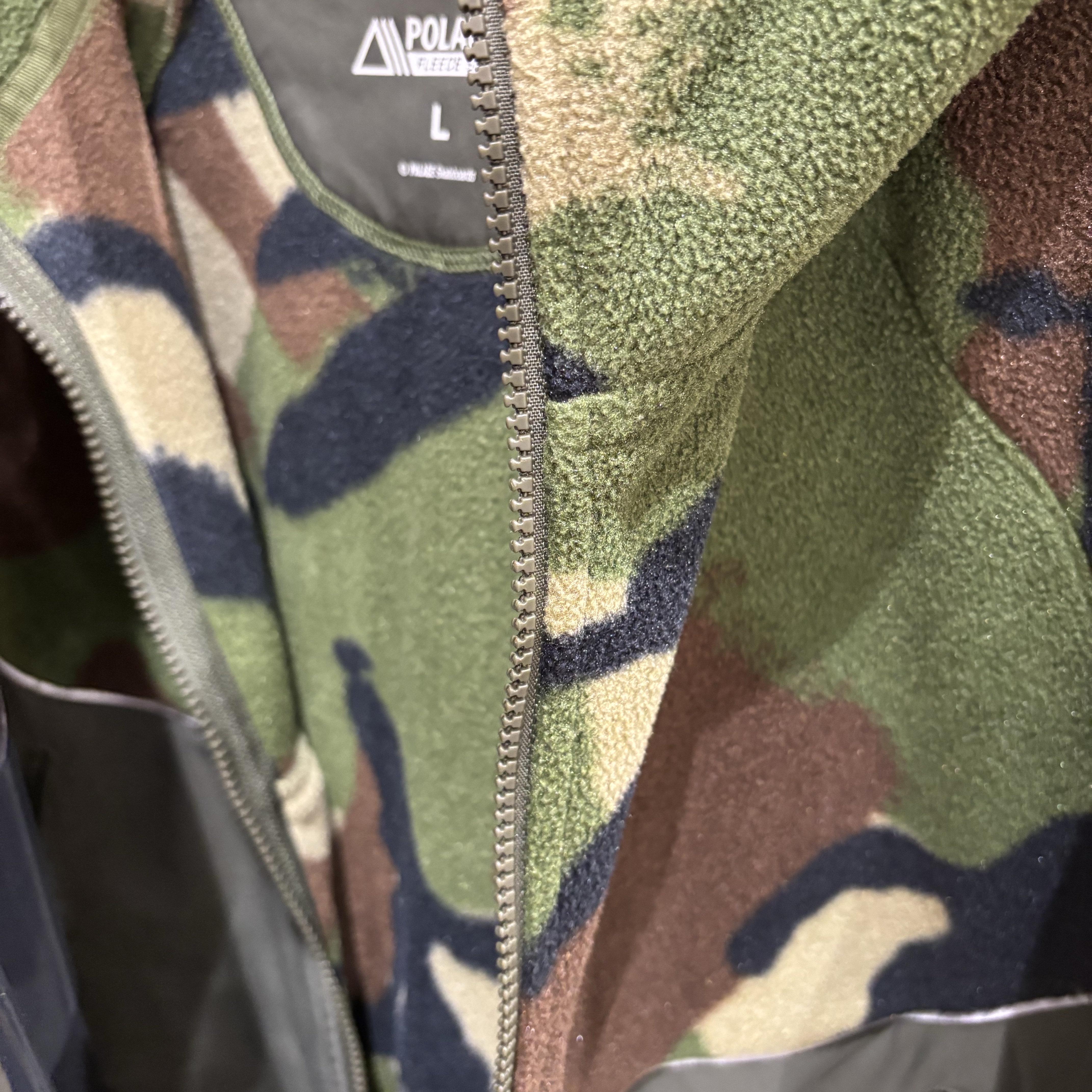 Palace Bonded Sherpa Zip Hood Camo - 24SS 착용 스타일