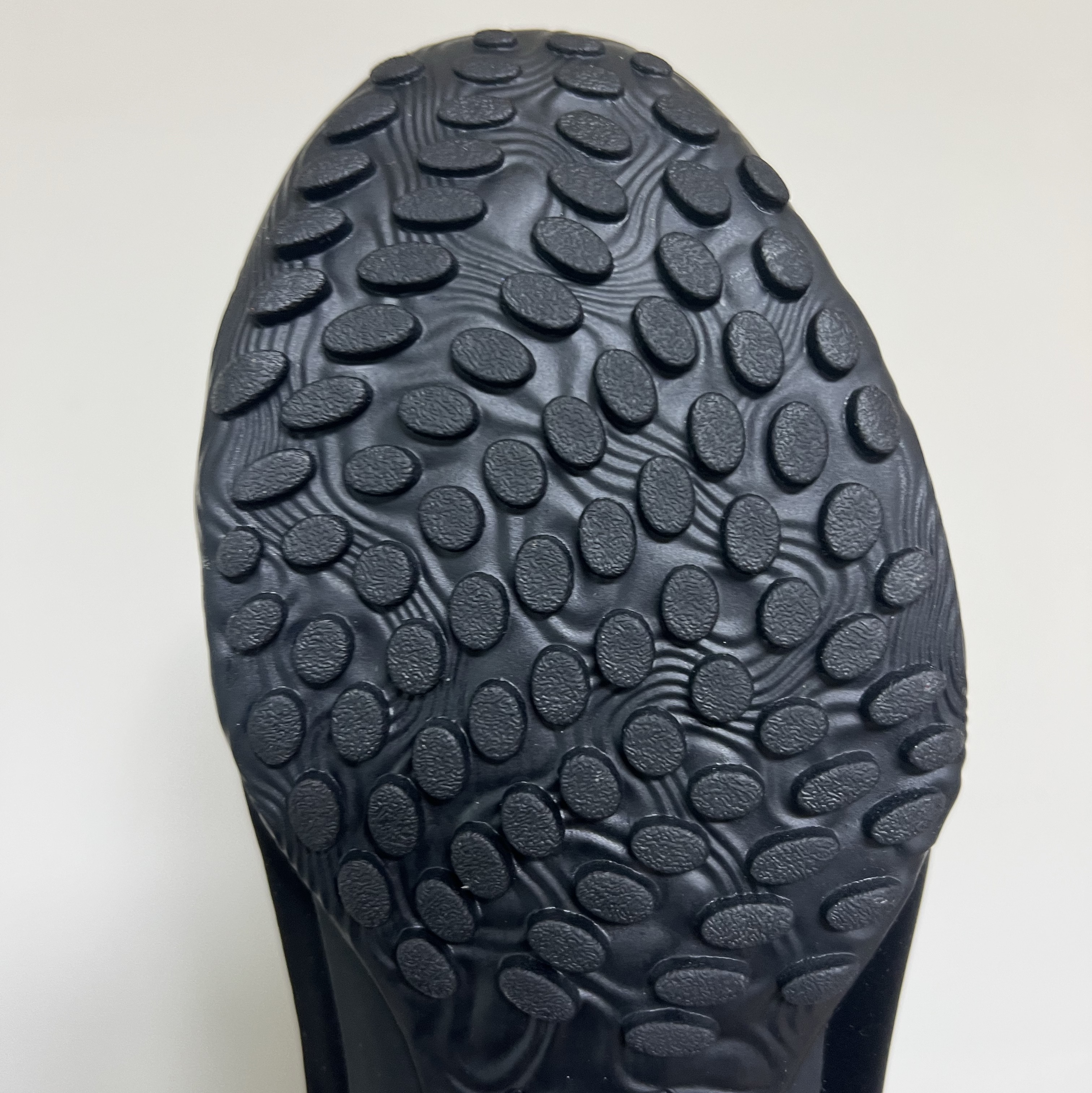 (W) Nike Astra Ultra Triple Black 착용 스타일 - 5