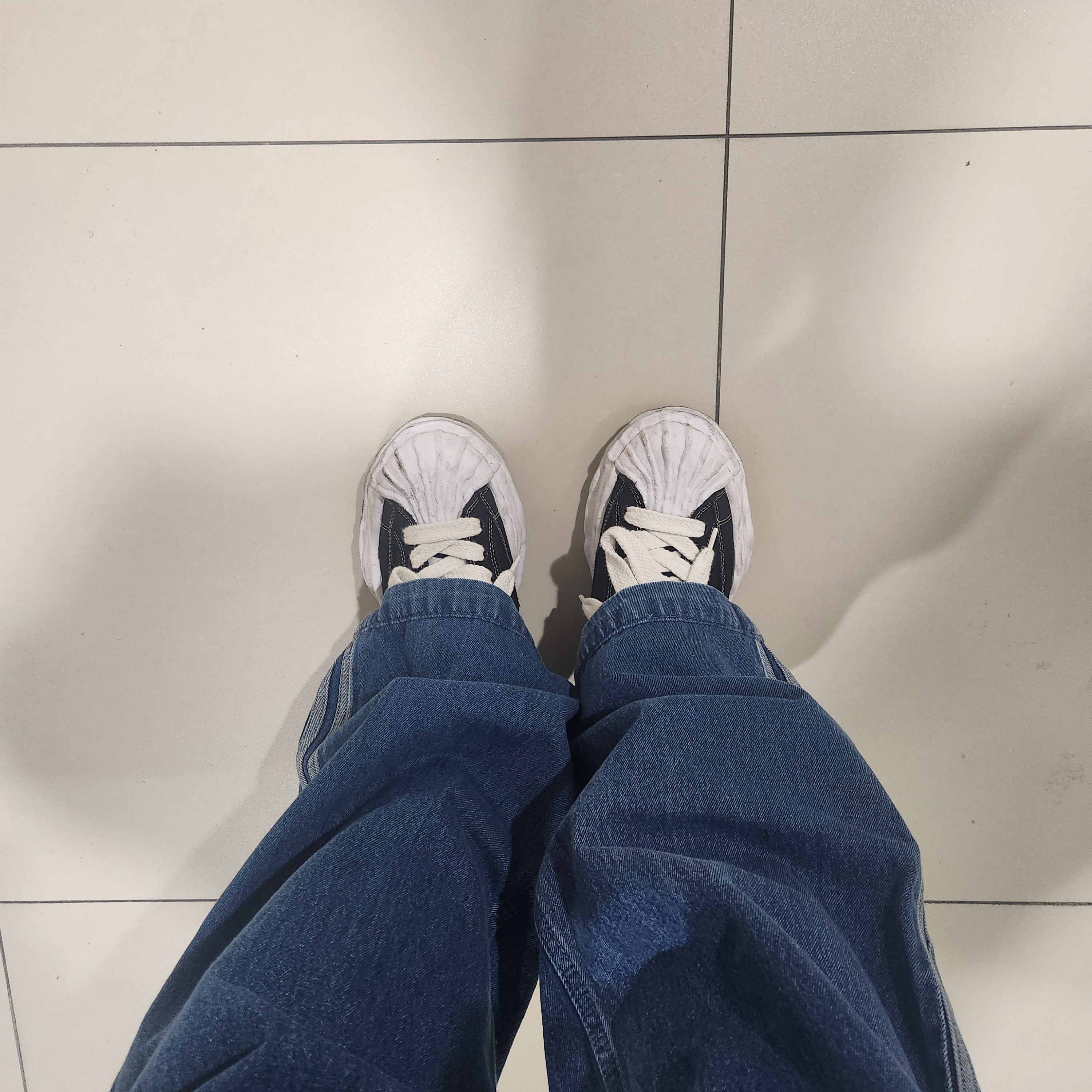 Adidas Adicolor Denim Firebird Pants Medium Blue Denim - KR Sizing, Maison Mihara Yasuhiro Blakey OG Sole Canvas Low-top Sneakers Black White 착용 스타일