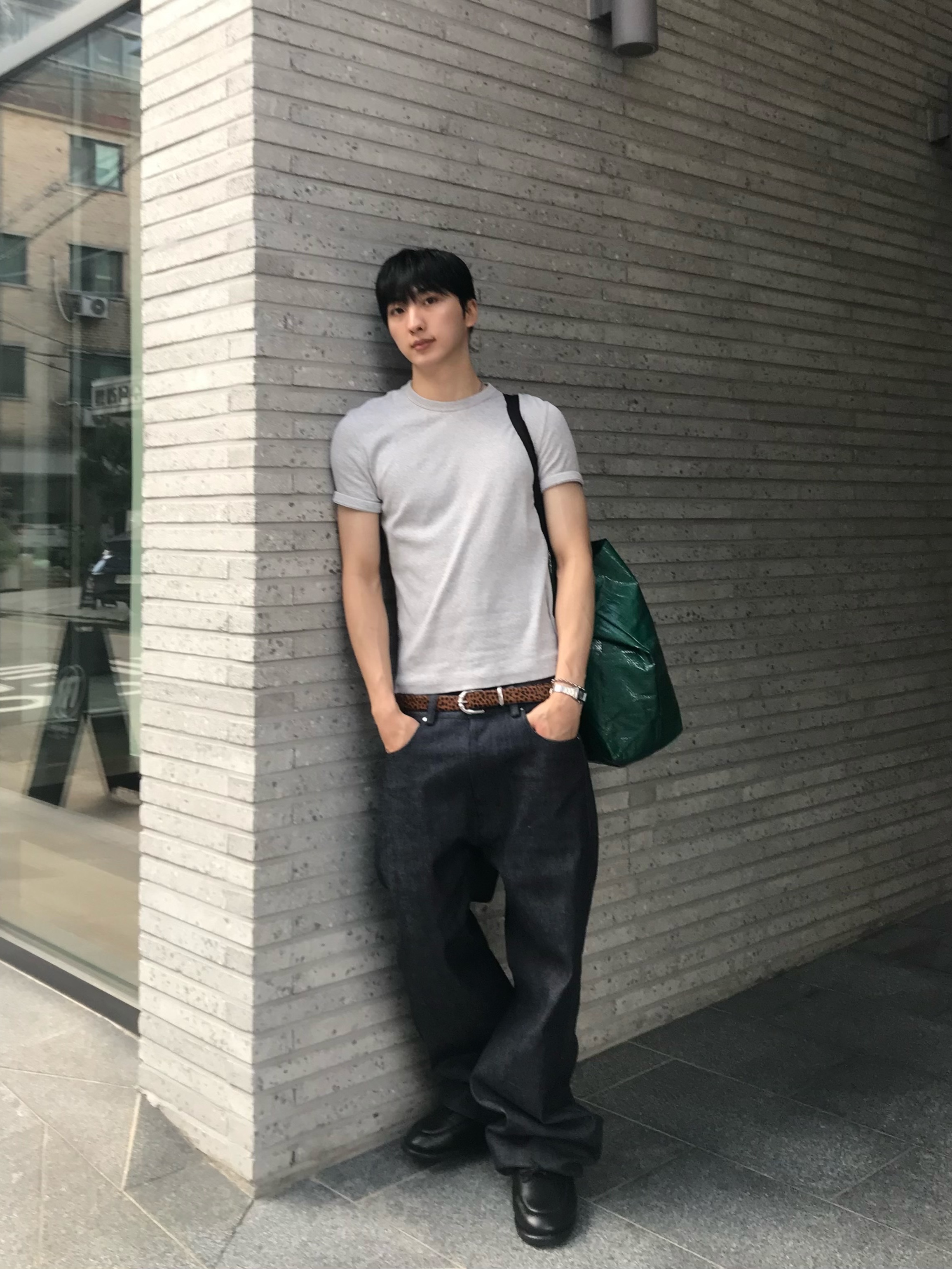 Nonnod Zen Raw Selvedge Denim Pants Indigo, Stussy Bamboo Buckle Belt Hairy Leopard Pattern 착용 스타일 - 1