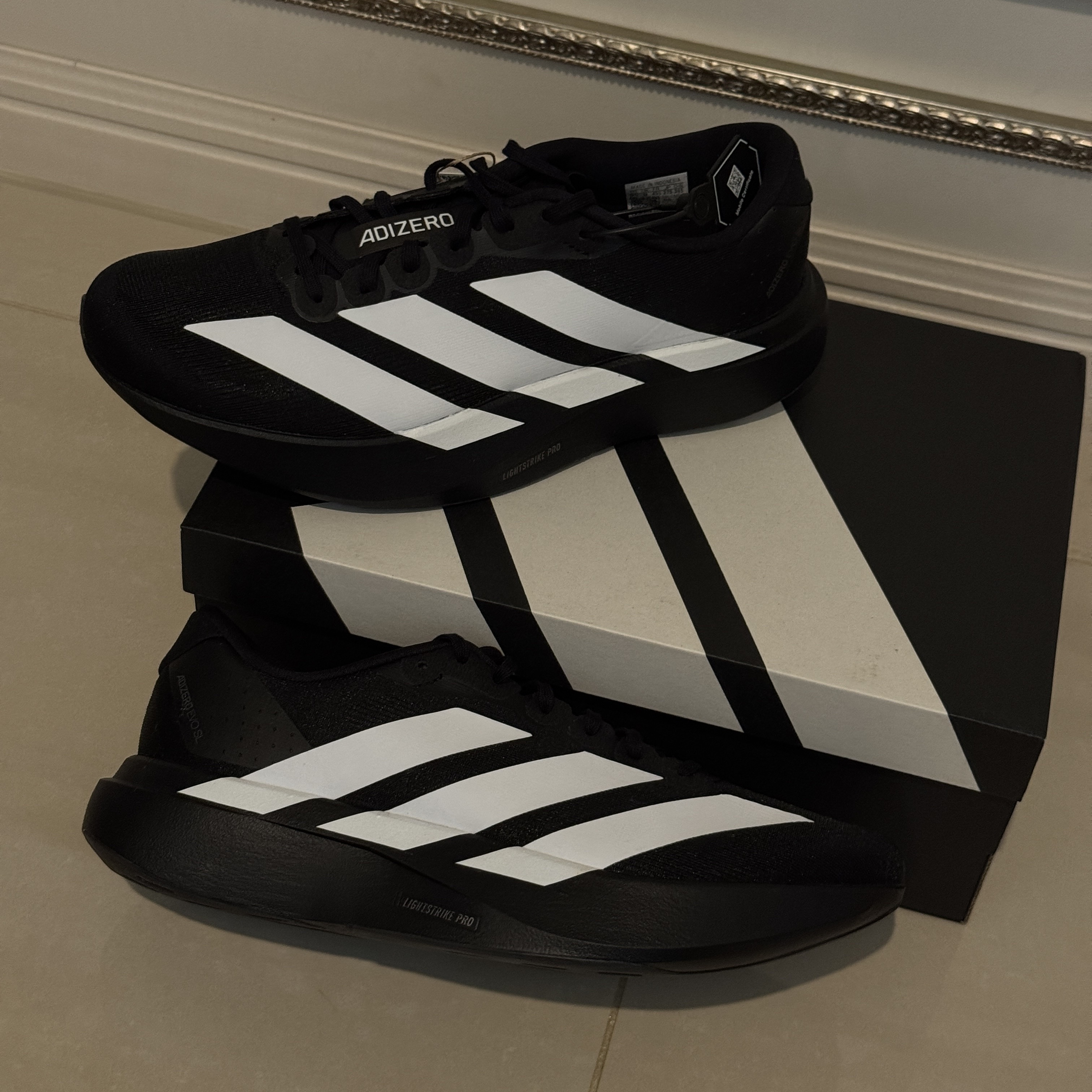 Adidas Adizero EVO SL Core Black Cloud White 착용 스타일 - 4
