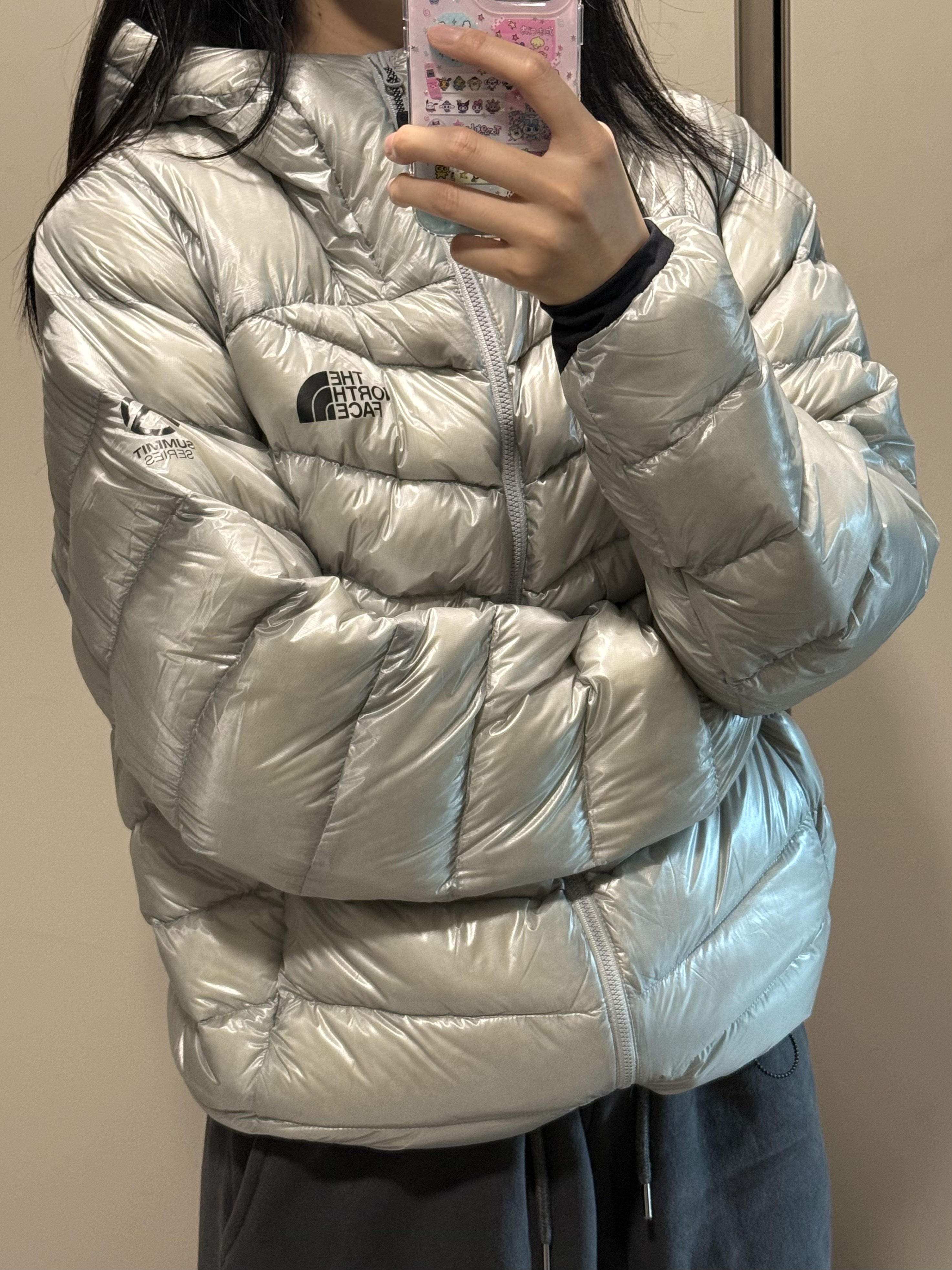 The North Face Summit Mattehorn RDS Down Jacket Light Gray 착용 스타일 - 2