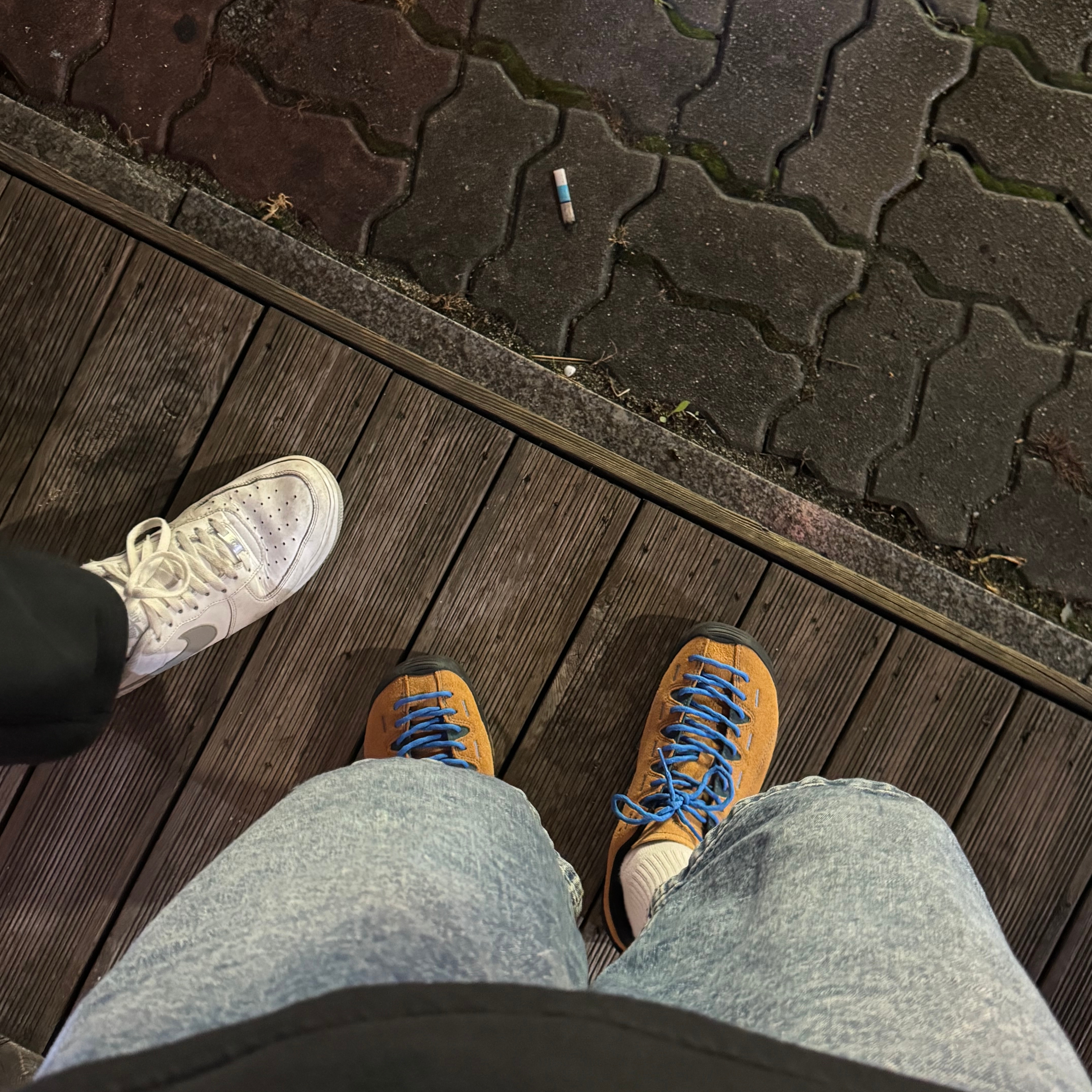 Keen Jasper Suede Sneakers Camel 착용 스타일