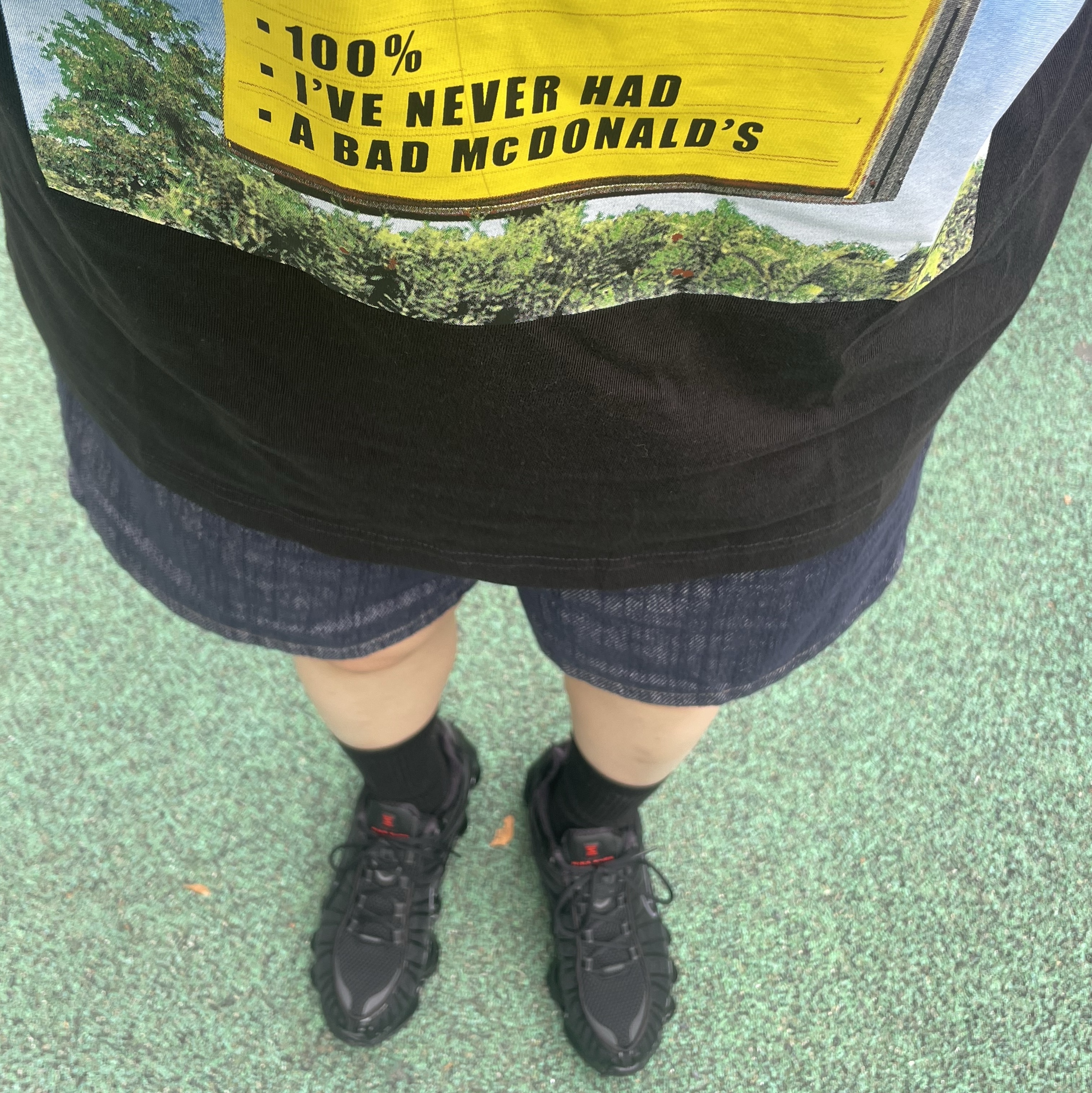 (W) Nike Shox TL Black and Max Orange, Palace x McDonald's Sign T-Shirt Black - 23FW 착용 스타일 - 2