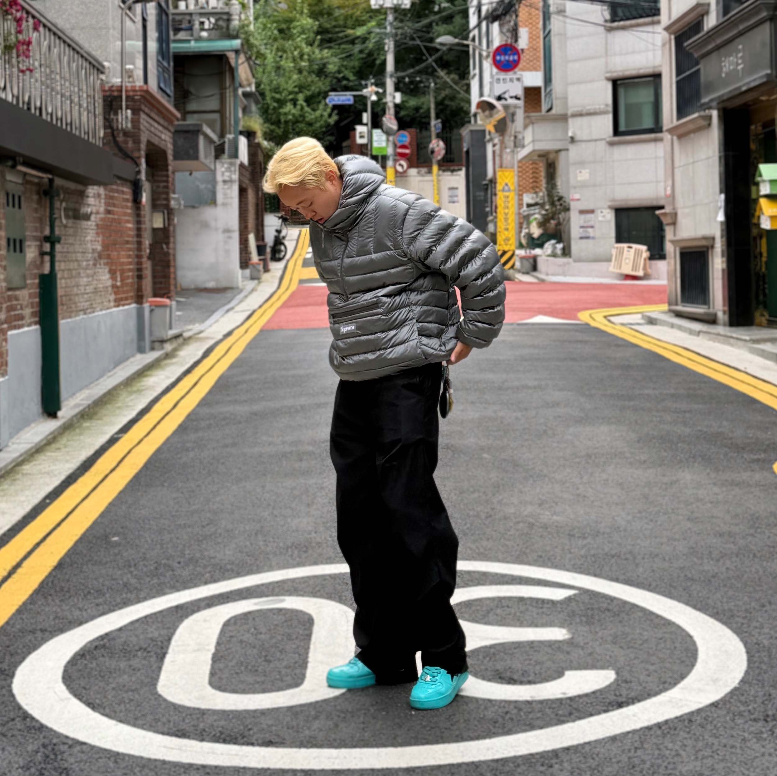 Supreme Micro Down Half Zip Hooded Pullover Silver - 25FW, BAPE Sta #1 Blue 착용 스타일
