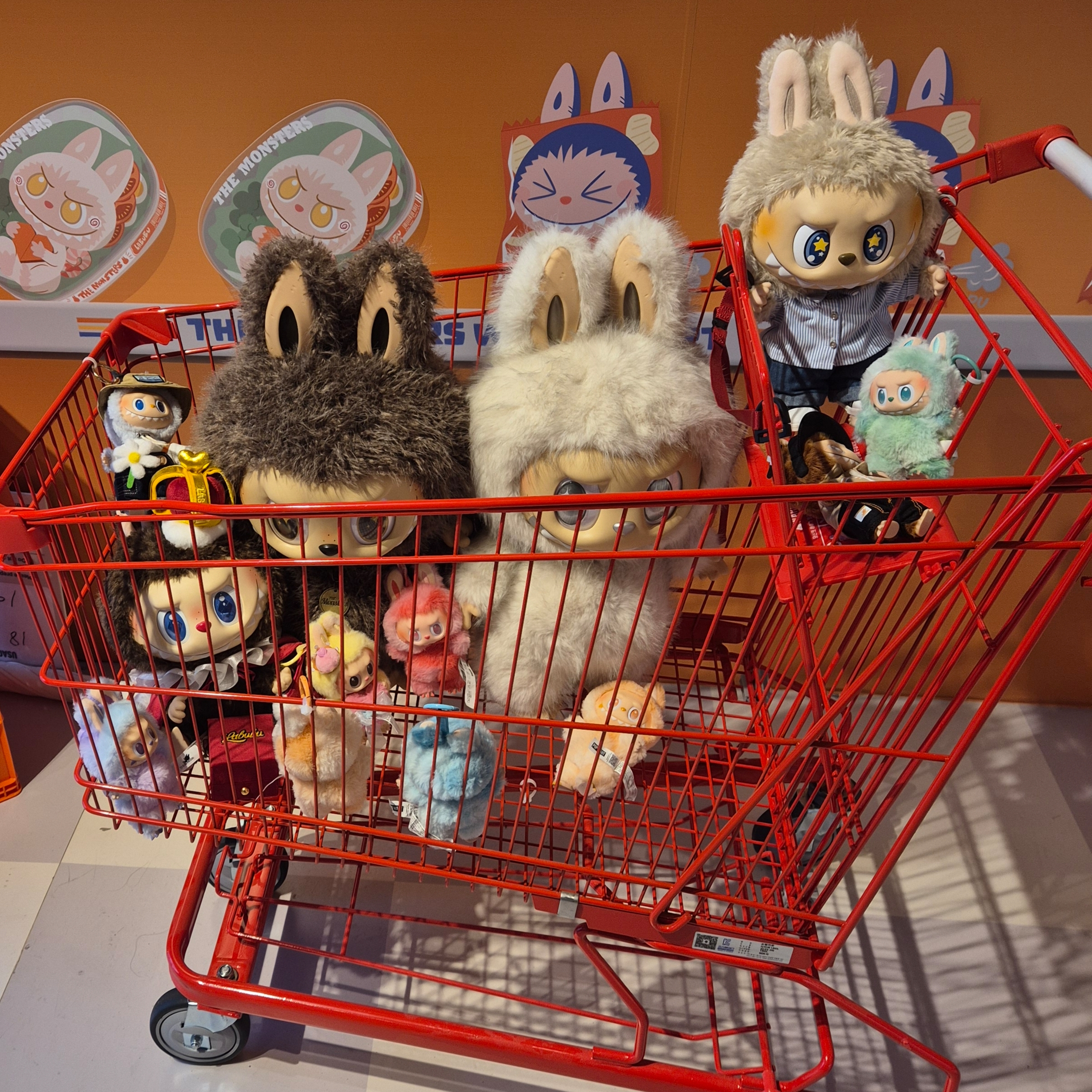 Pop Mart The Monsters I Found You Vinyl Face Doll, Pop Mart The Monsters Zimomo Angel In Clouds Vinyl Face Doll 착용 스타일