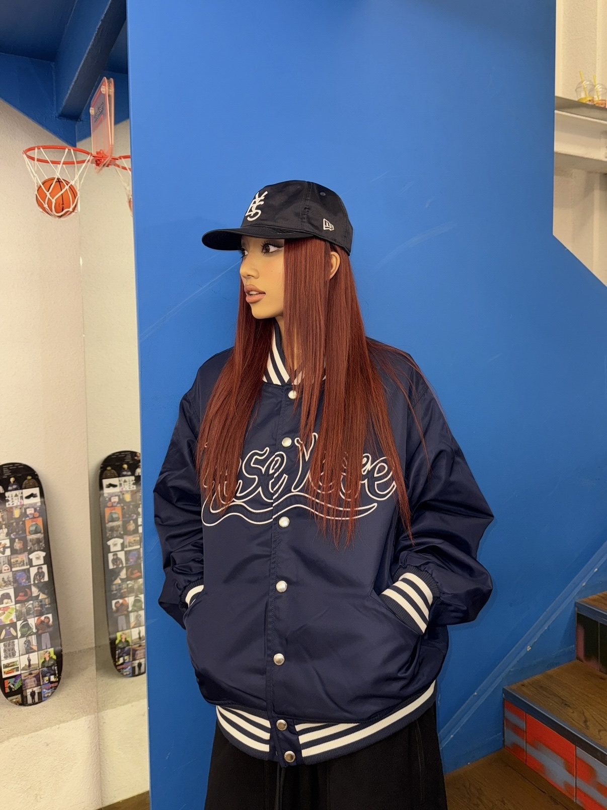 YESEYESEE Y.E.S Snail Logo Stadium Jacket Navy, YESEYESEE Y.E.S Snail Logo Stadium Jacket White 착용 스타일 - 6