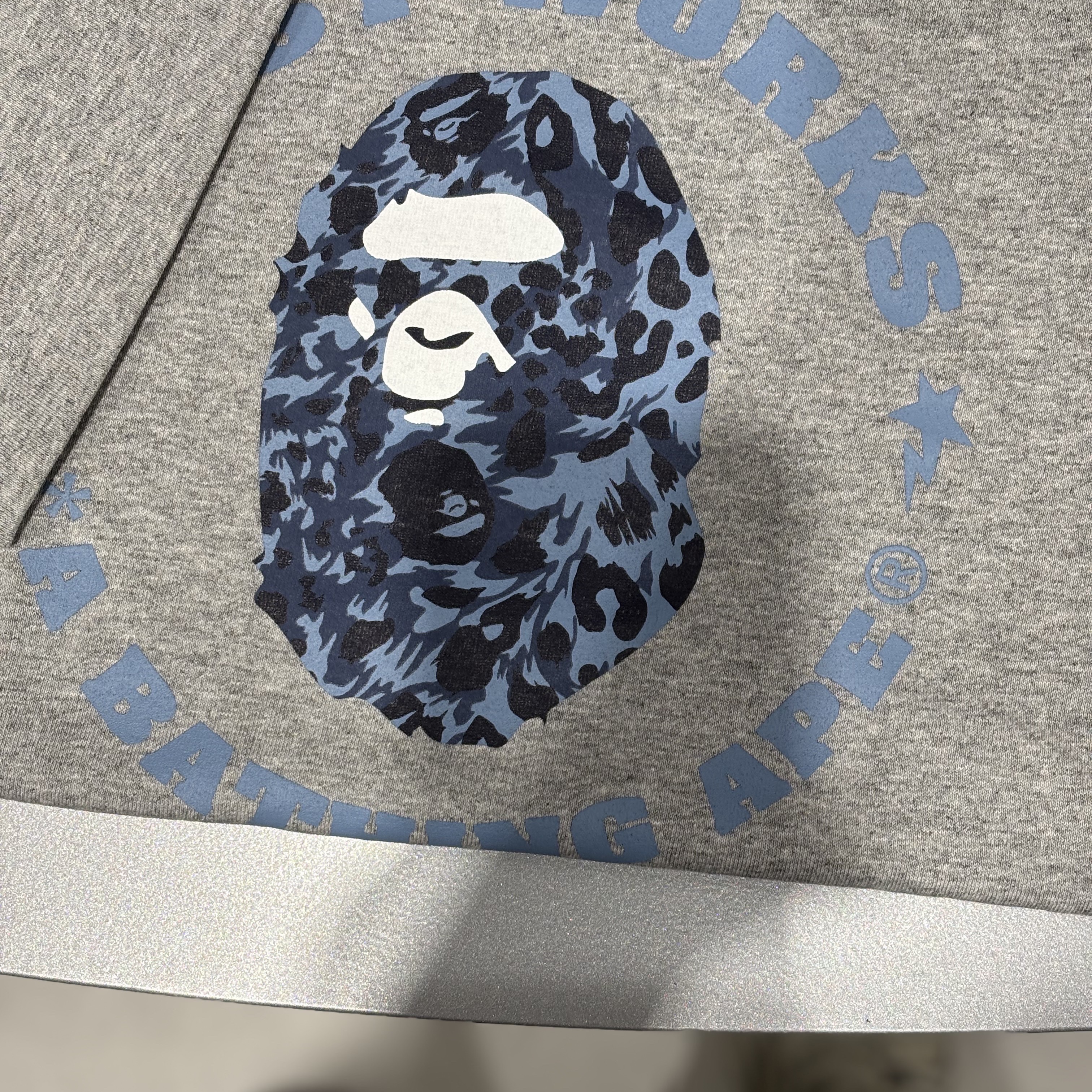 BAPE Wild Leopard Pattern Busy Works Sta T-Shirt Gray 착용 스타일