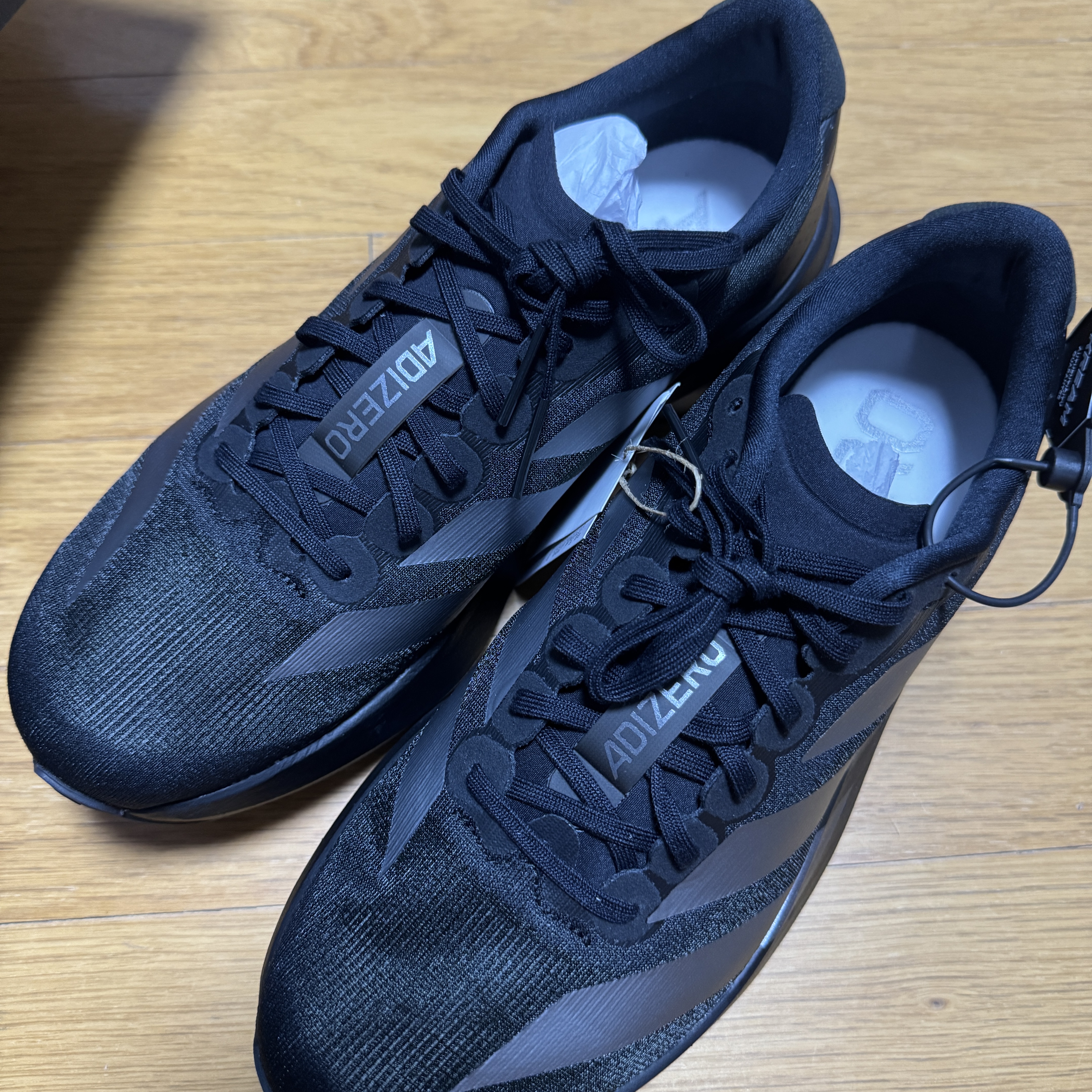 Adidas Adizero EVO SL Core Black Iron Metallic 착용 스타일 - 2