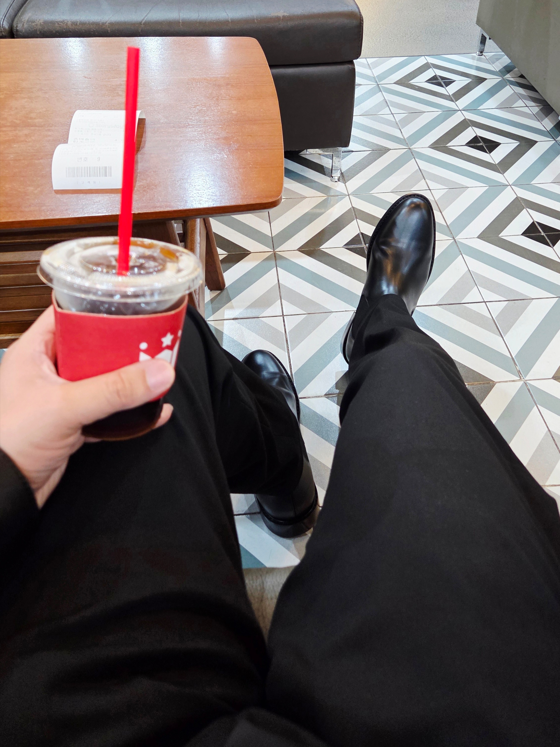 Romantic Move New Tampere Chelsea Boots Black 착용 스타일 - 2