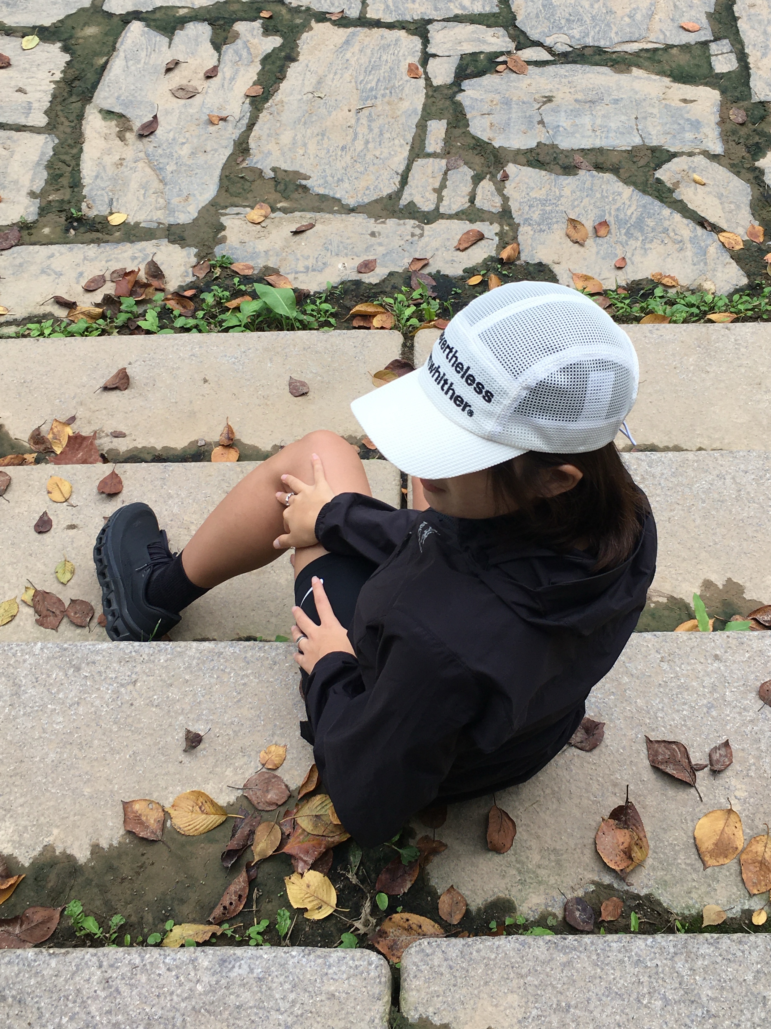 [KREAM 단독] runwhither Mesh Cap Ivory, On Running x Post Archive Faction (Paf) Cloudmonster 2 Black Magnet 착용 스타일