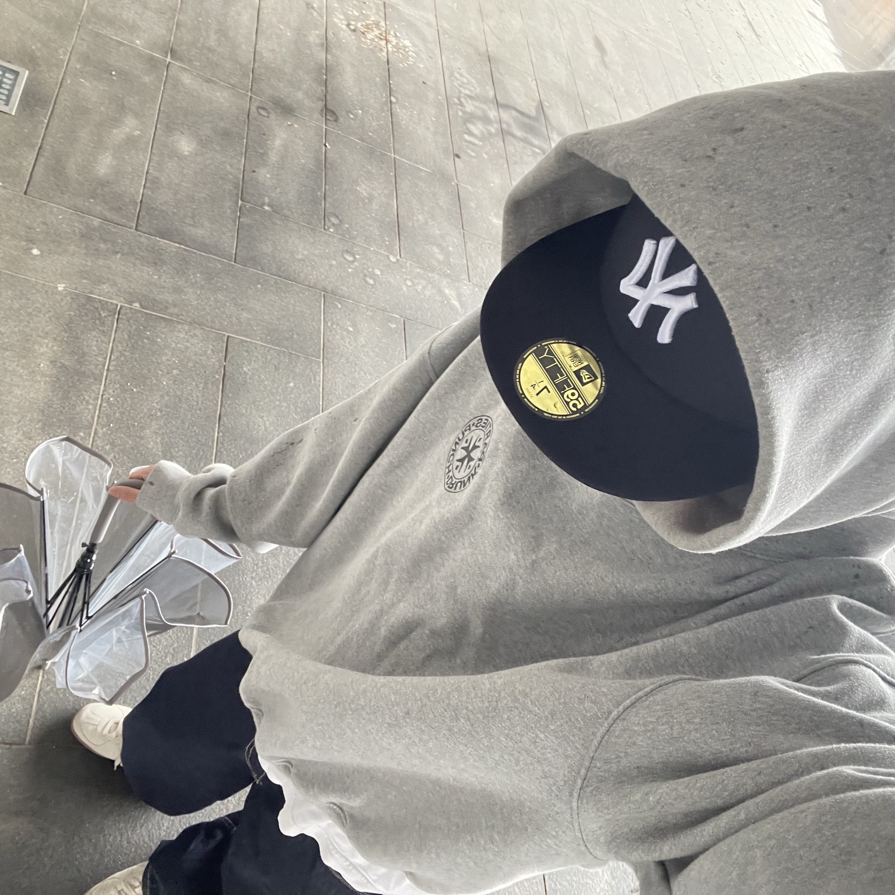 New Era 59Fifty MLB Authentic New York Yankees Game Navy, Punch Drunk Parties Circle Logo Oversized Hoodie Gray 착용 스타일 - 1