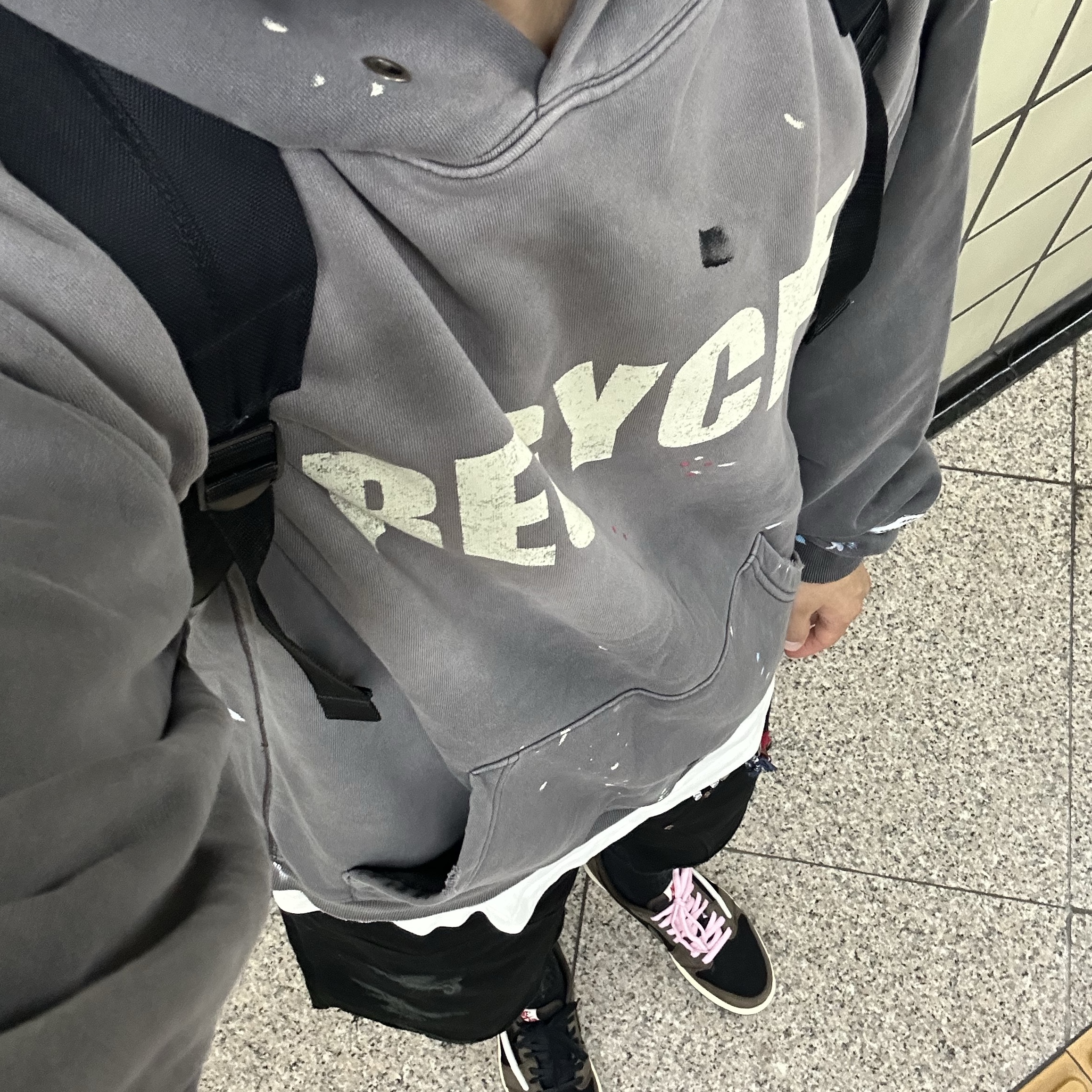 Gallery Dept. 90'S Recycle Hoodie Washed Black, Kamiya Boro Painter Pants Black 착용 스타일 - 1