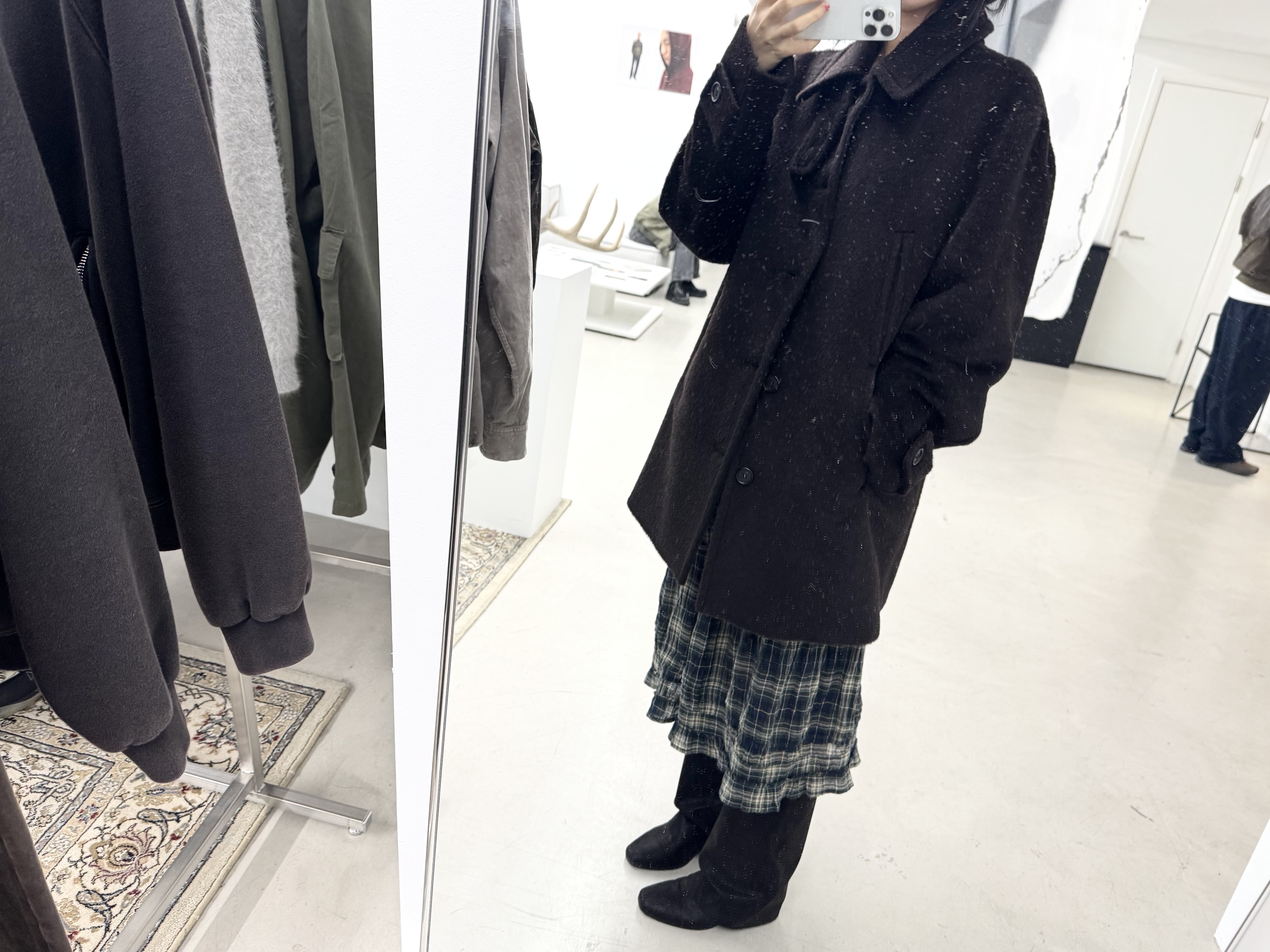 COYSEIO Shirring Midi Skirt Check 착용 스타일