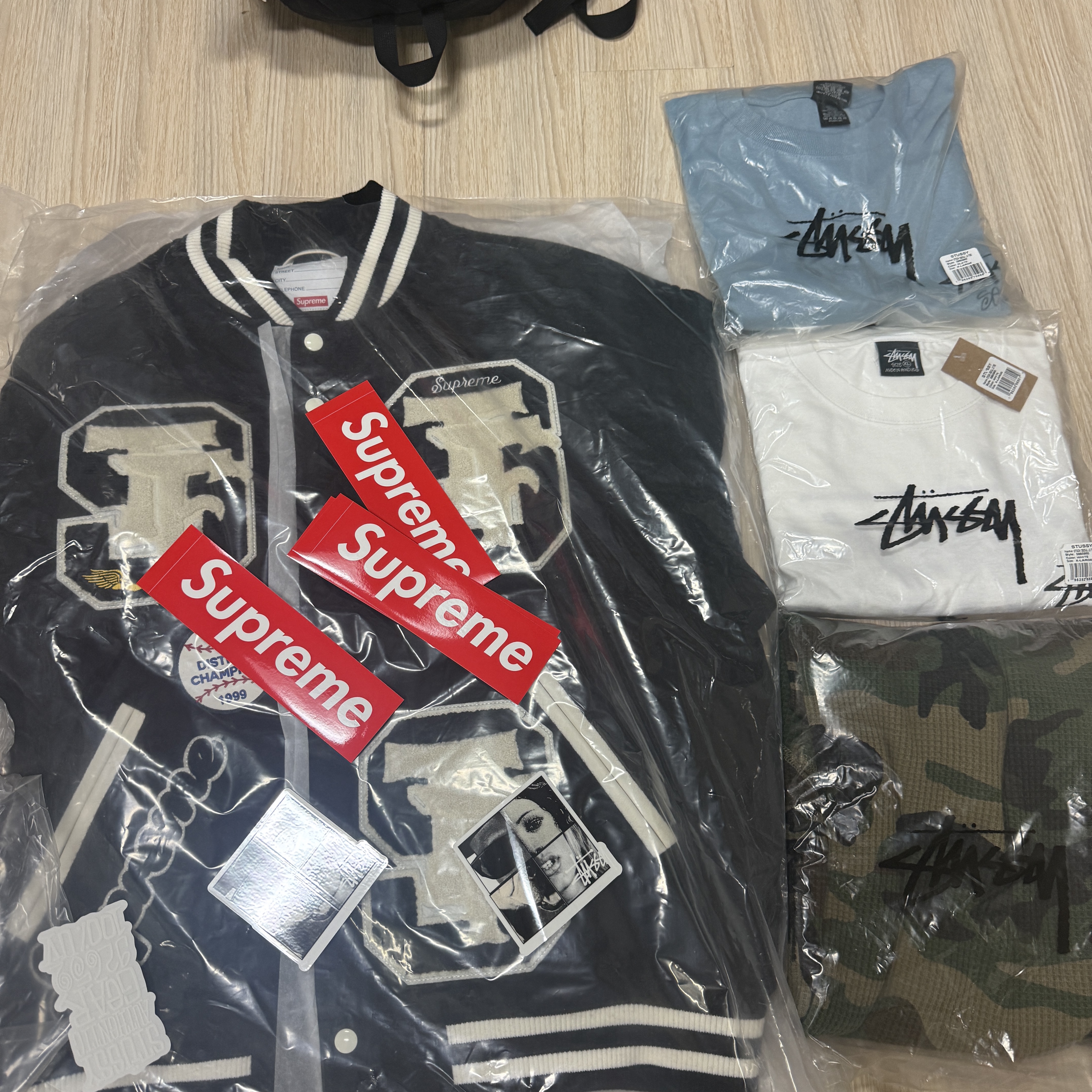 Supreme Drill Team Varsity Jacket Black - 25FW, Stussy Stock Seoul LS T-Shirt White 착용 스타일