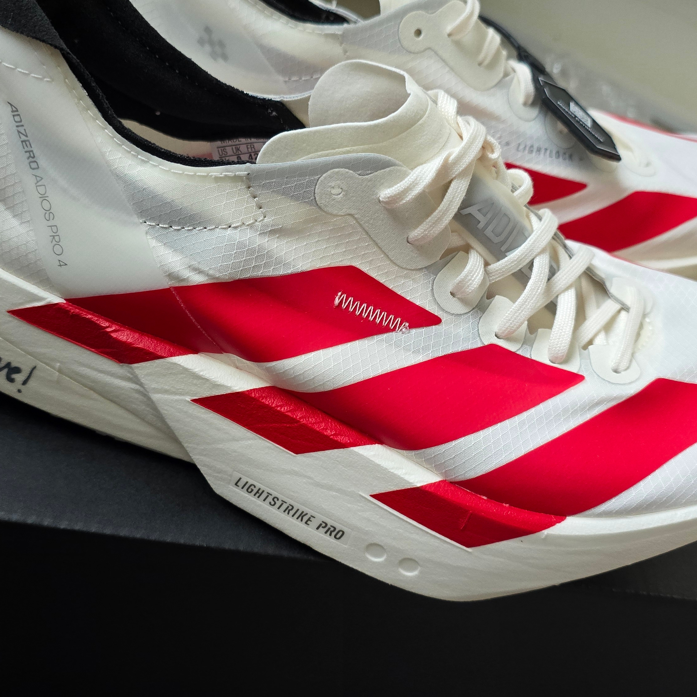 Adidas Adizero Adios Pro 4 Off White Better Scarlet, Pop Mart Teletubbies Say Hello Series Figures Sealed Case Po's Happy Flower (Opened Case) 착용 스타일 - 2
