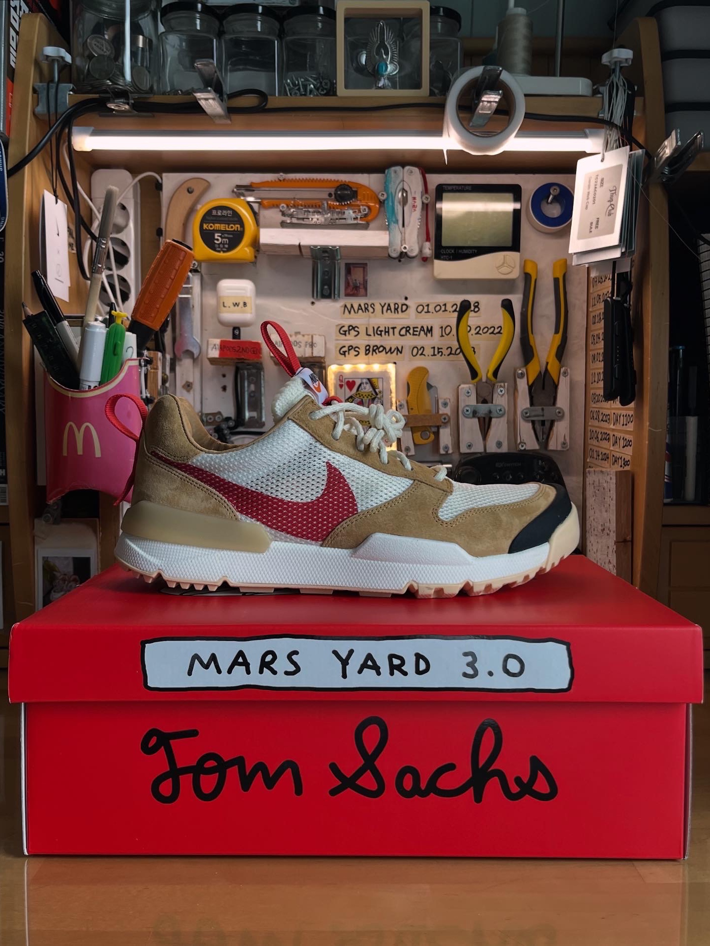 Nike x Tom Sachs Mars Yard Shoe 3.0 Space Camp 착용 스타일 - 1