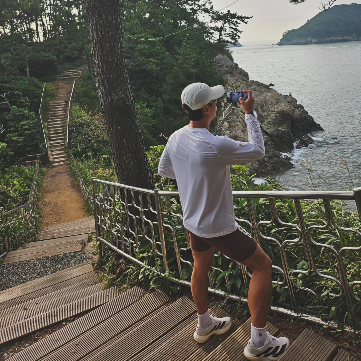 (W) Adidas Adizero EVO SL Cloud White Core Black, Adidas Adizero EVO SL Cloud White Core Black 착용 스타일 - 3