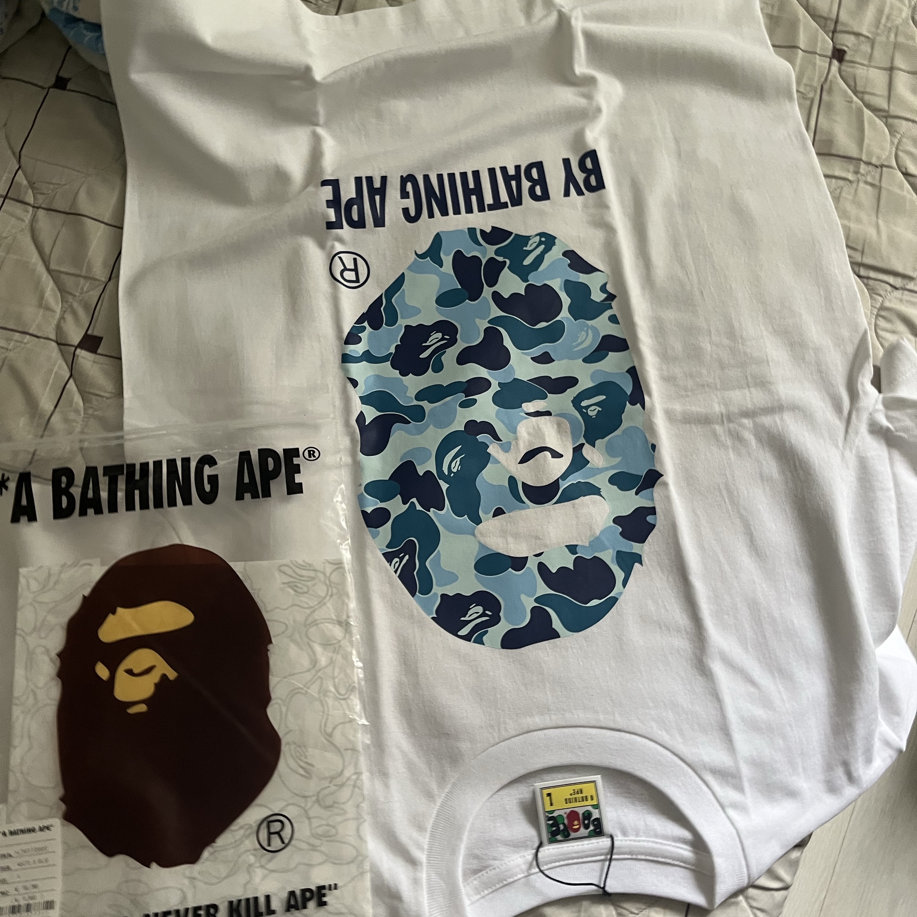 BAPE ABC Camo By Bathing Ape T-Shirt White Blue 착용 스타일
