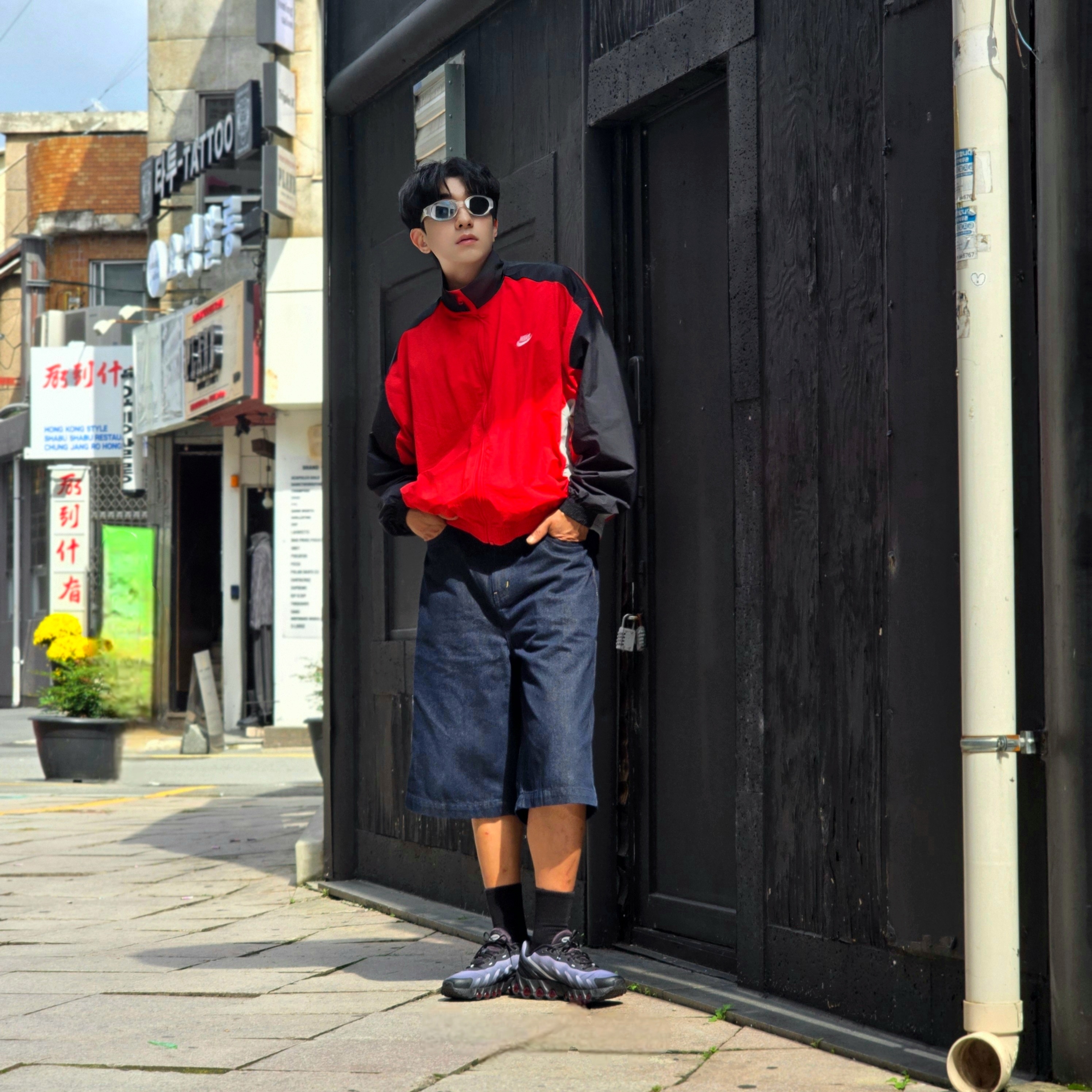 Nike Club Oversized Woven Track Jacket University Red Black - Asia, Nike Air Max Dn8 Black Anthracite 착용 스타일 - 4