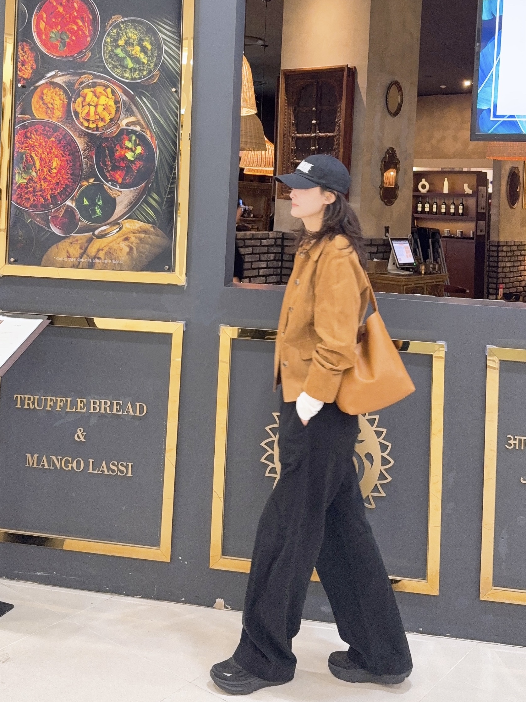 Hoka Bondi 9 Black - Wide, Supreme Splatter 6-Panel Black - 25FW 착용 스타일 - 6