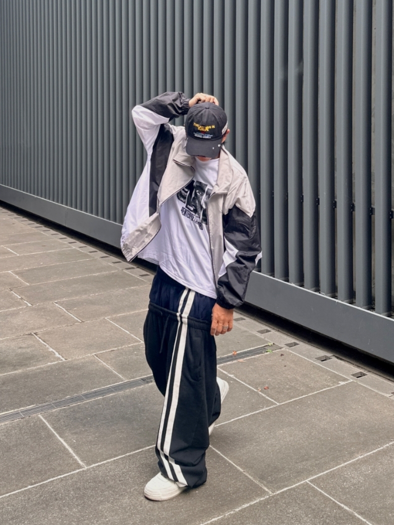 ROARINGRAD Double Waist Sweat Pants Black 착용 스타일 - 1