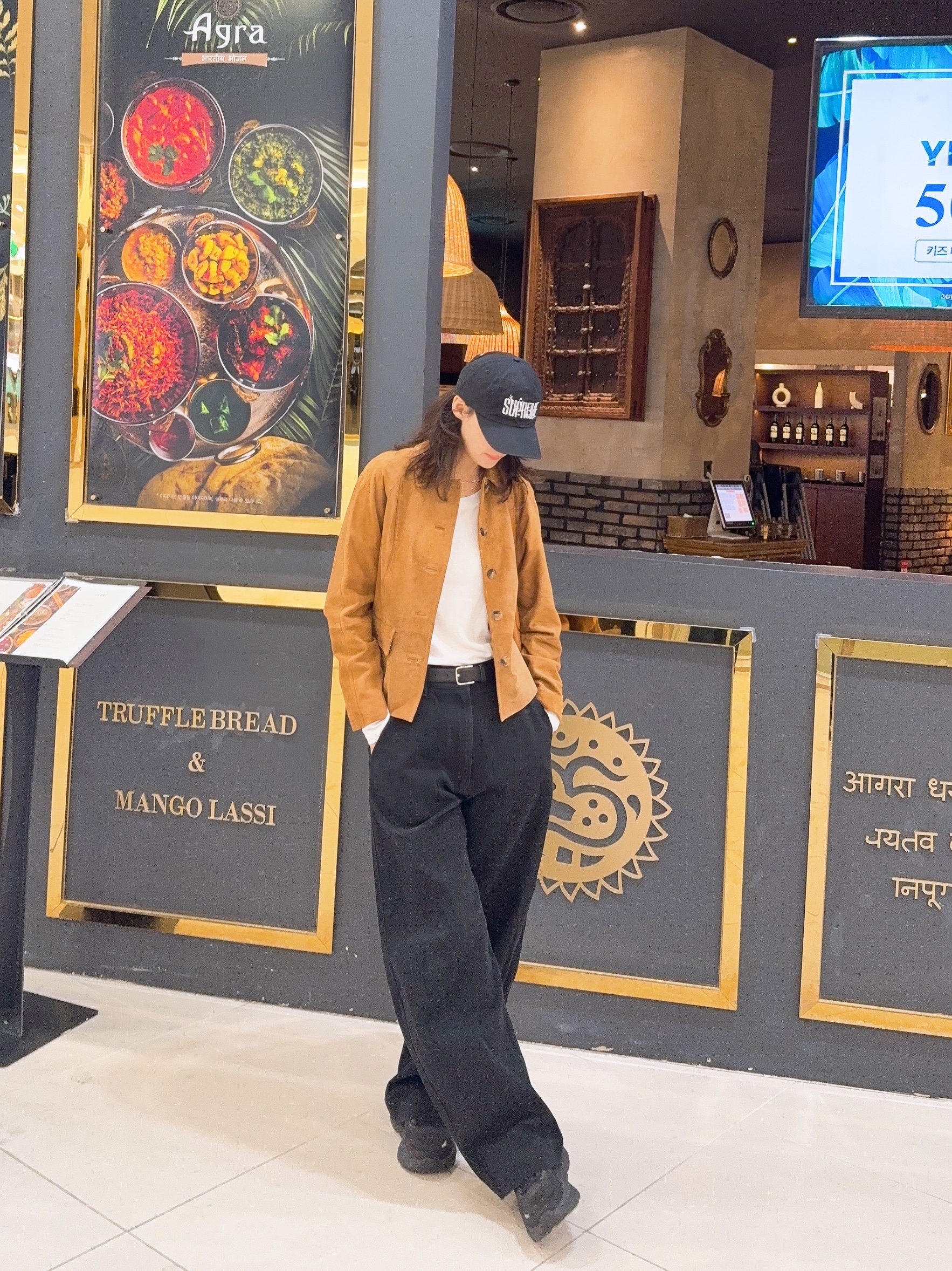 Hoka Bondi 9 Black - Wide, Supreme Splatter 6-Panel Black - 25FW 착용 스타일 - 10