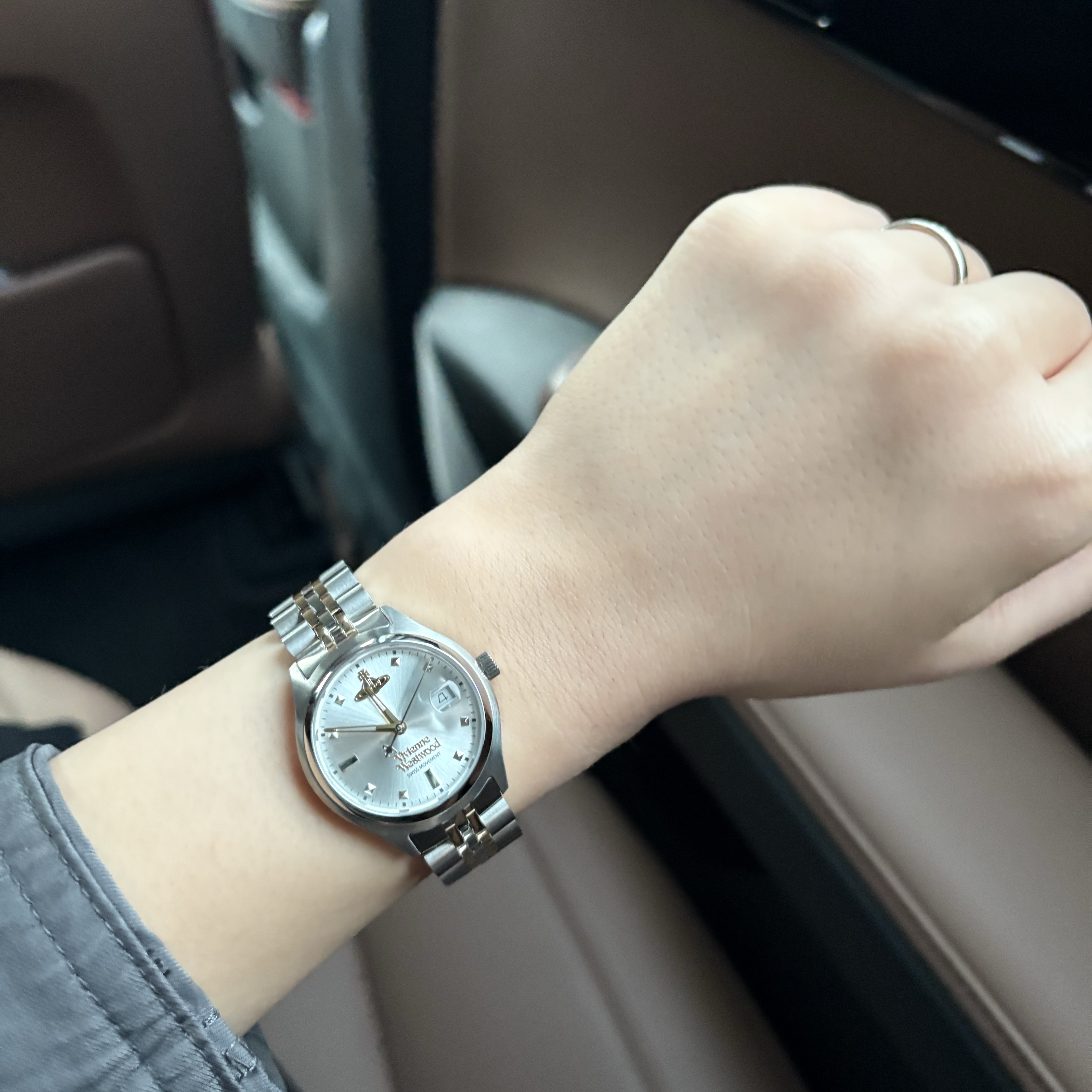 (W) Vivienne Westwood Little Camberwell 29mm Silver Gold 착용 스타일