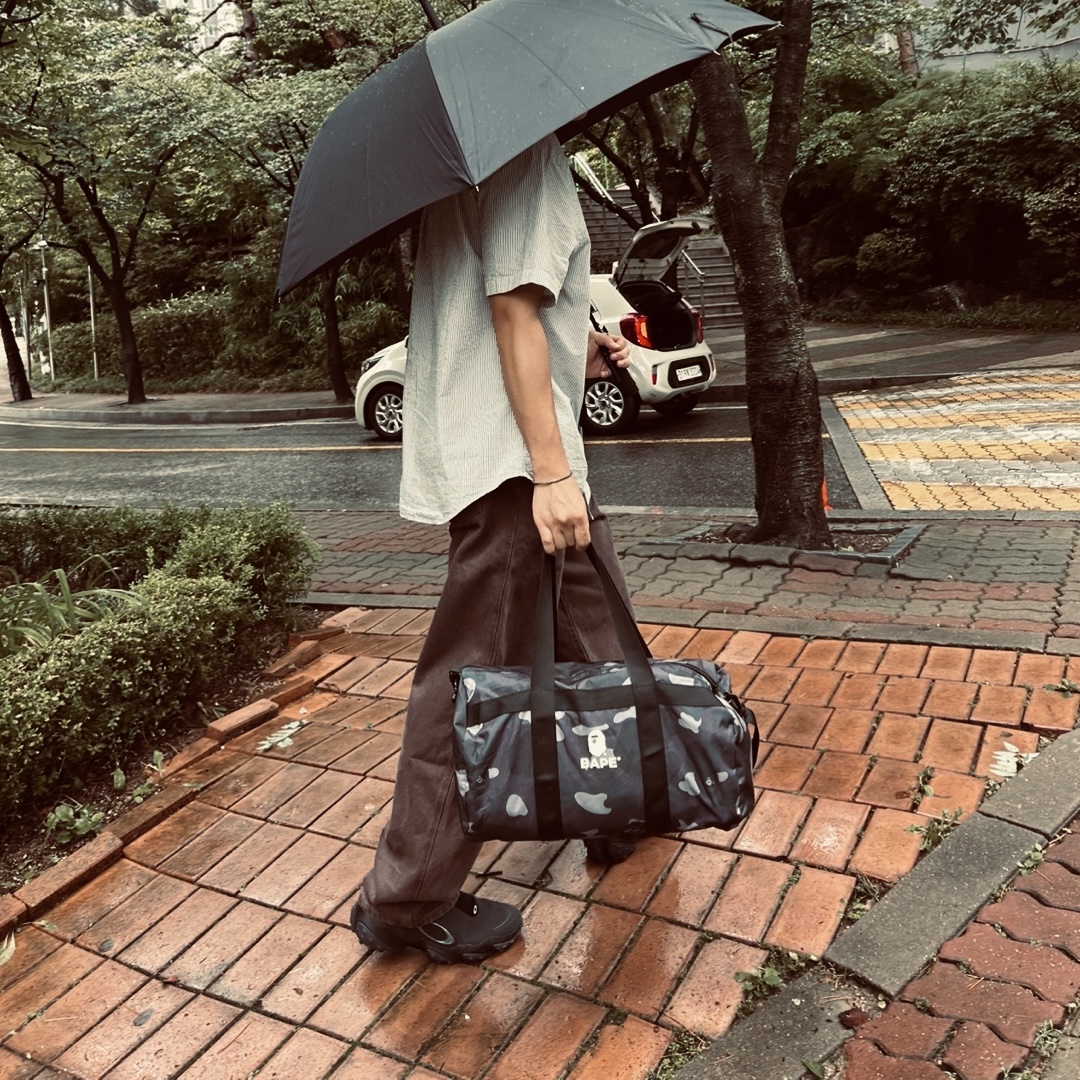 Suade Contour Pocket Denim Brown, Oakley Edge Icon Blackout 착용 스타일