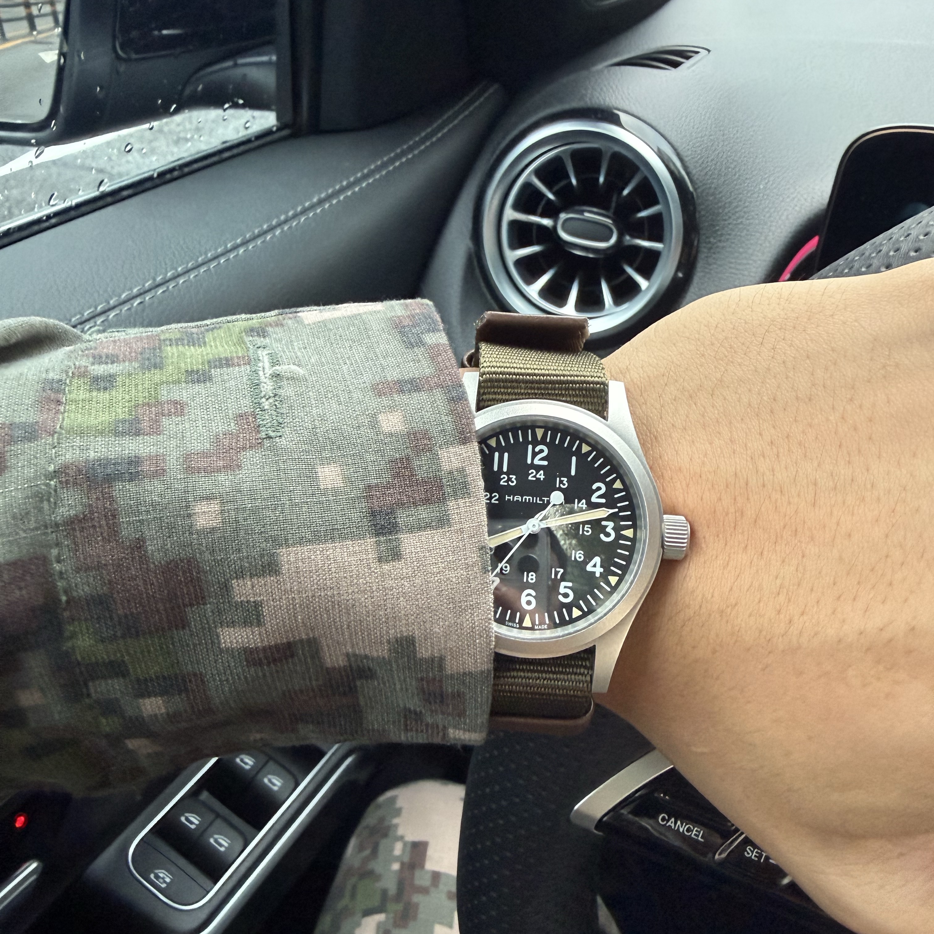 Hamilton Khaki Field Mechanical 38mm Nato Strap Green Black 착용 스타일 - 2