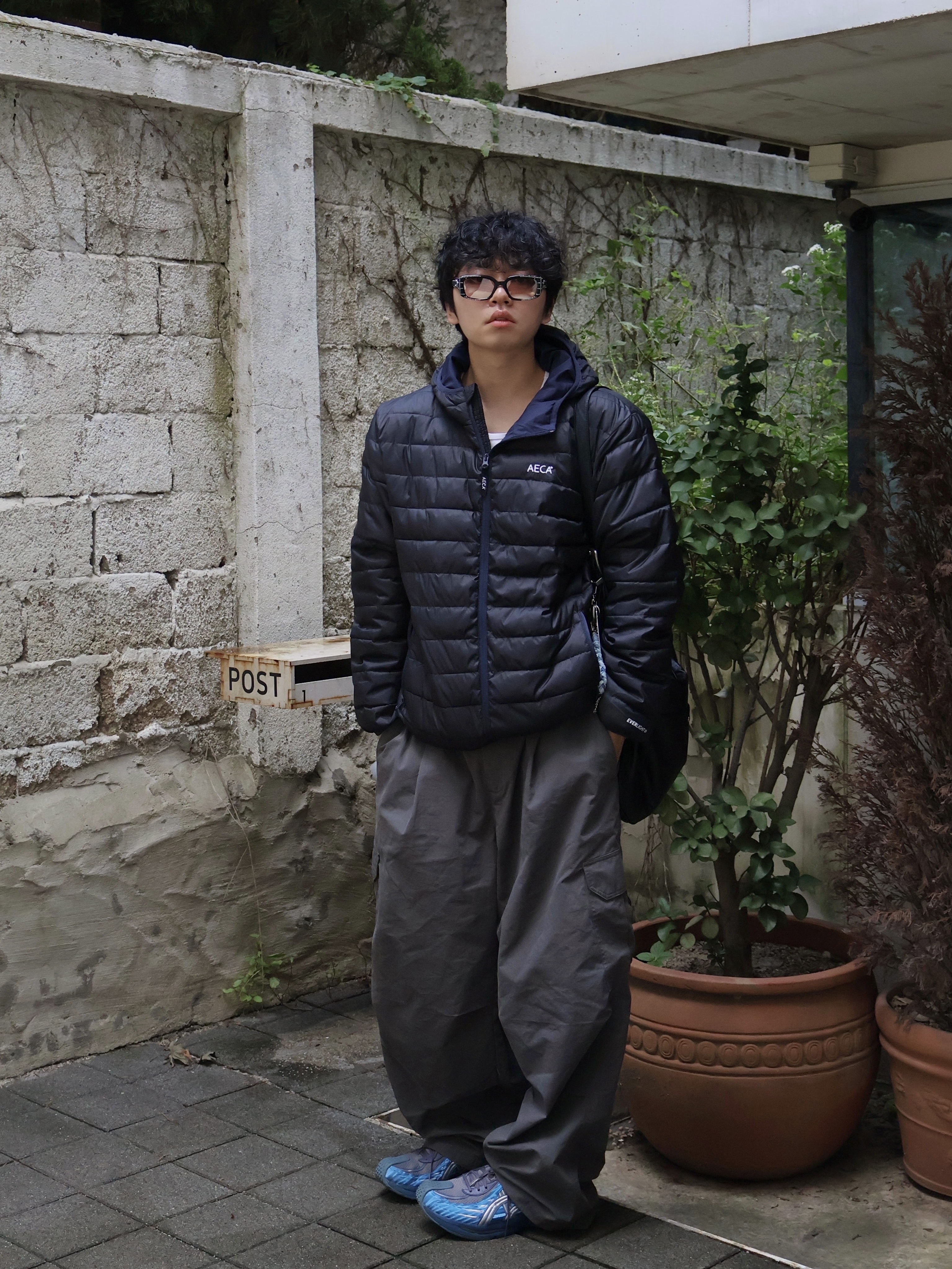 Millo Archive Garment Washed Silhouette Pants Khaki Gray, (W) Asics x Kiko Kostadinov Gel-Flammae Blue Ironclad 착용 스타일 - 3